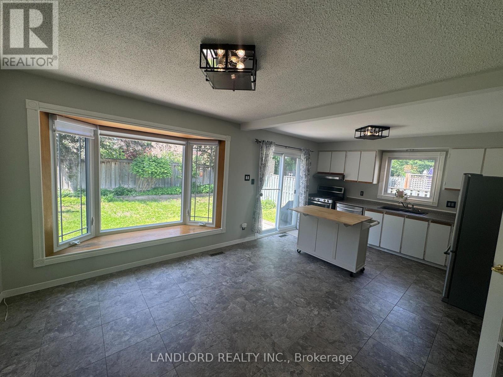 833 Laurier Avenue, Milton, Ontario  L9T 4H4 - Photo 14 - W13230526