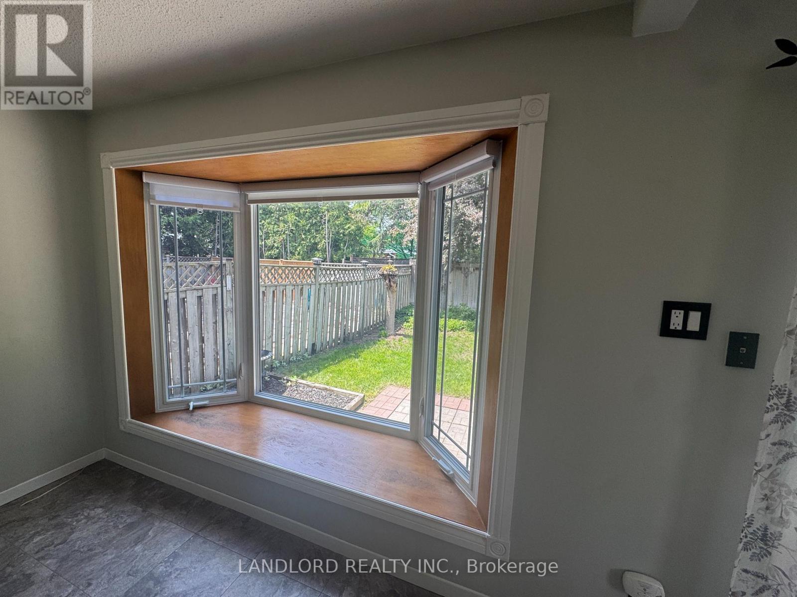 833 Laurier Avenue, Milton, Ontario  L9T 4H4 - Photo 15 - W13230526
