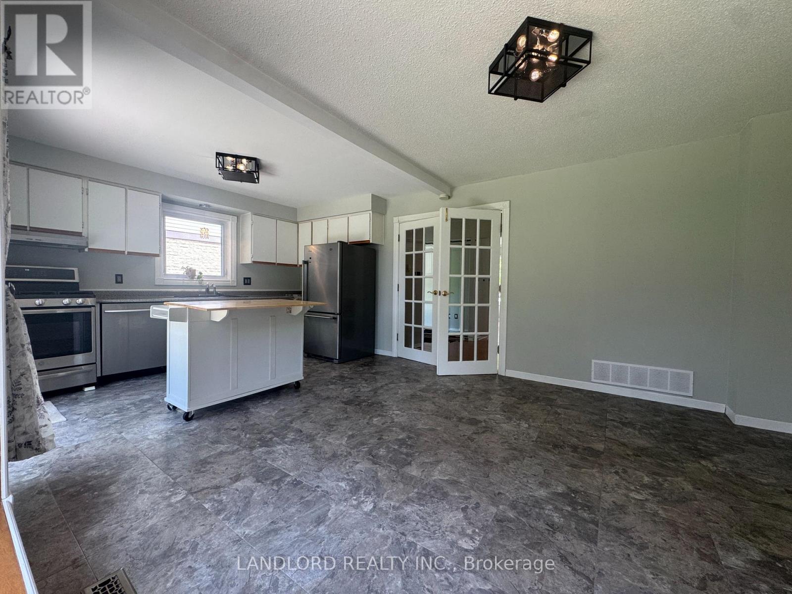 833 Laurier Avenue, Milton, Ontario  L9T 4H4 - Photo 16 - W13230526