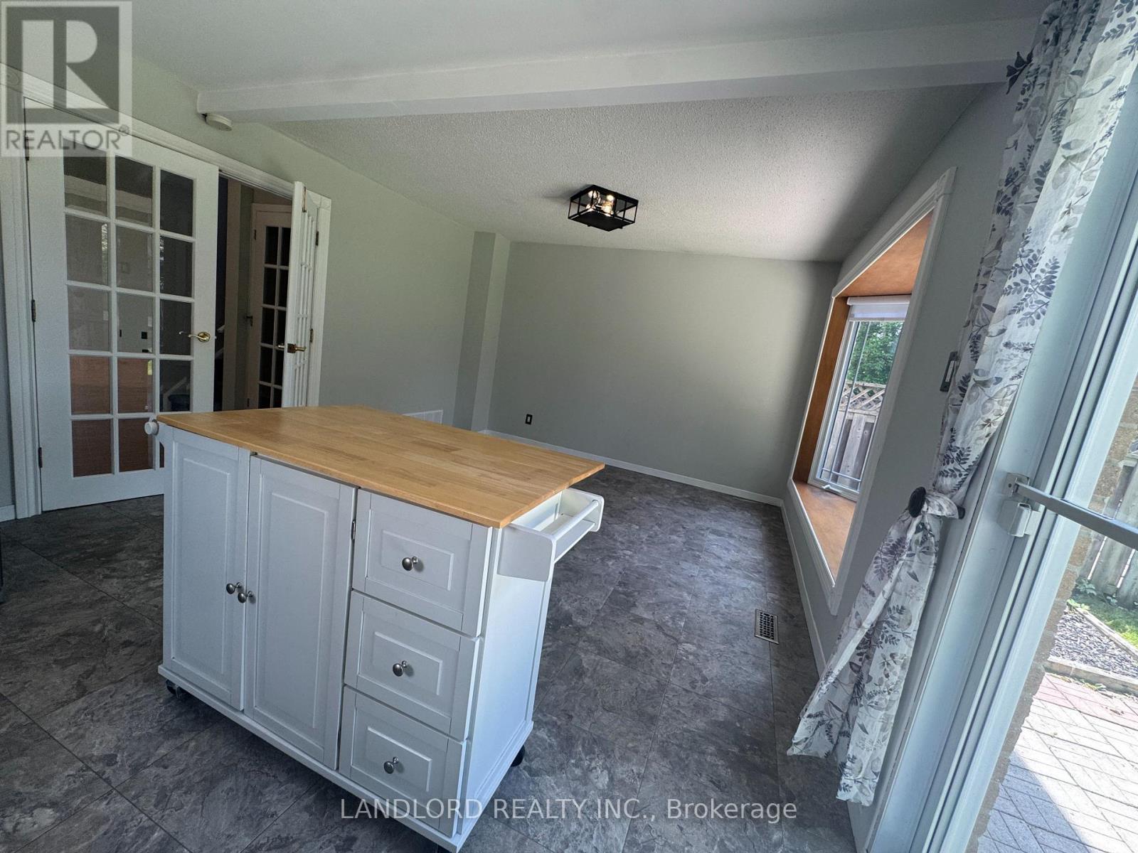 833 Laurier Avenue, Milton, Ontario  L9T 4H4 - Photo 17 - W13230526