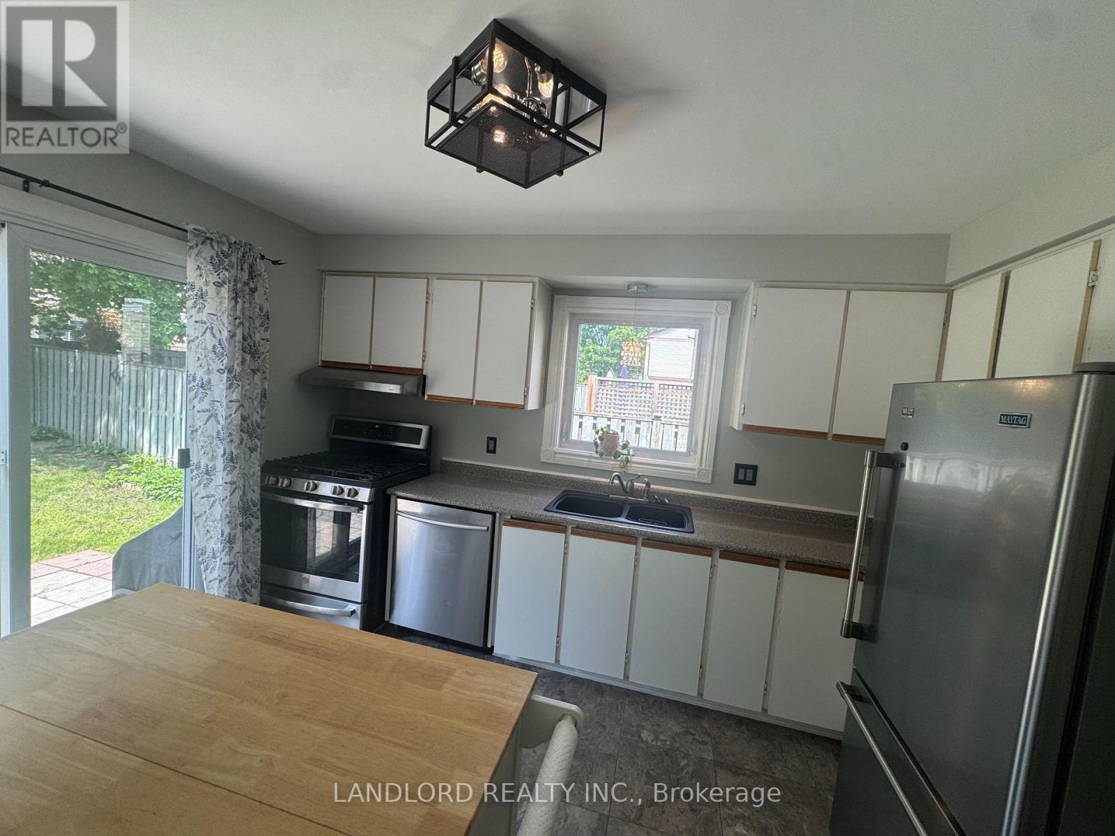 833 Laurier Avenue, Milton, Ontario  L9T 4H4 - Photo 19 - W13230526