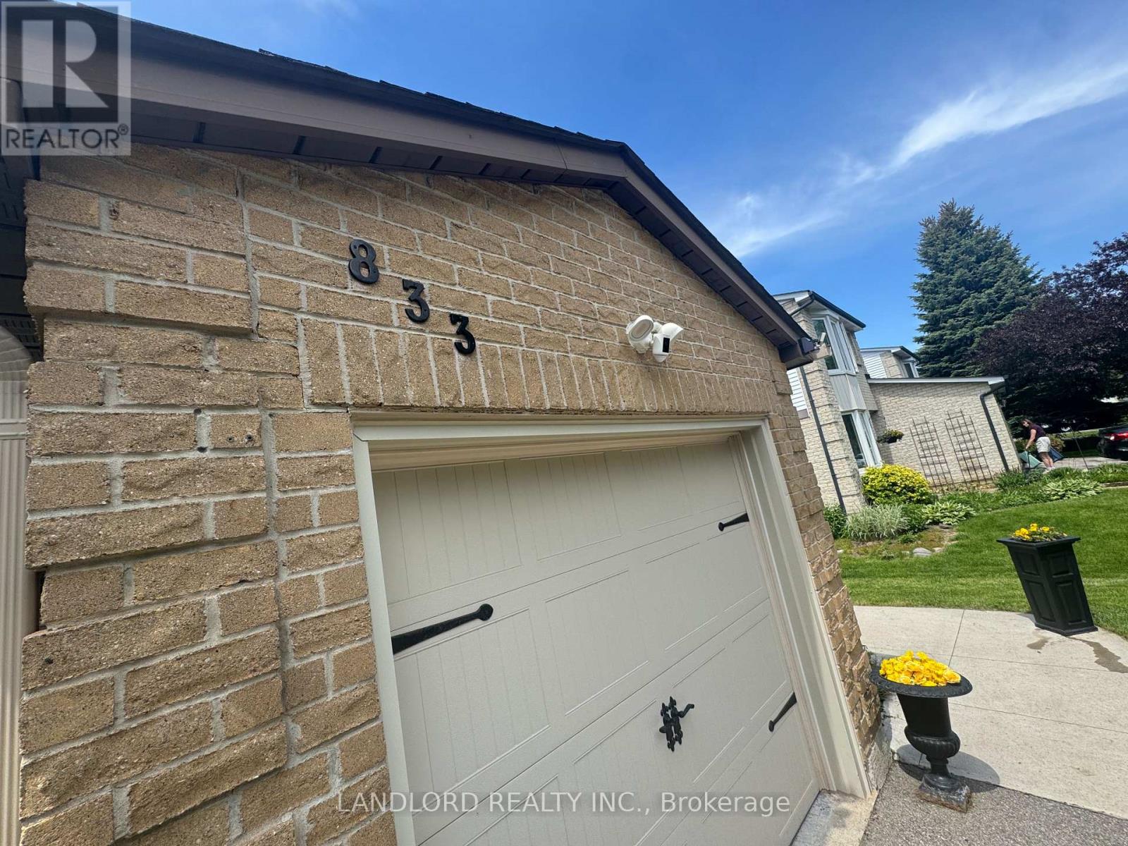 833 Laurier Avenue, Milton, Ontario  L9T 4H4 - Photo 3 - W13230526