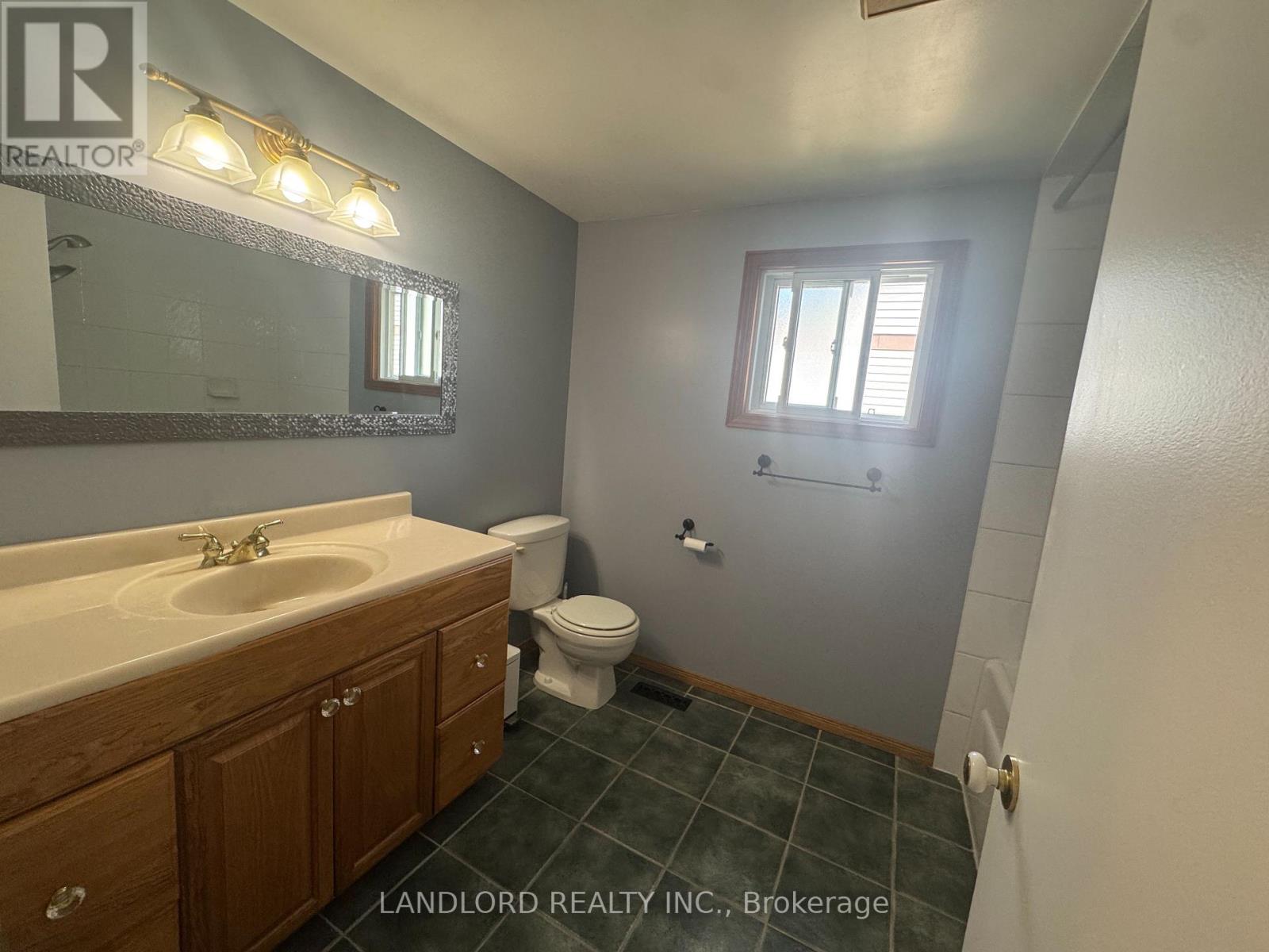 833 Laurier Avenue, Milton, Ontario  L9T 4H4 - Photo 38 - W13230526
