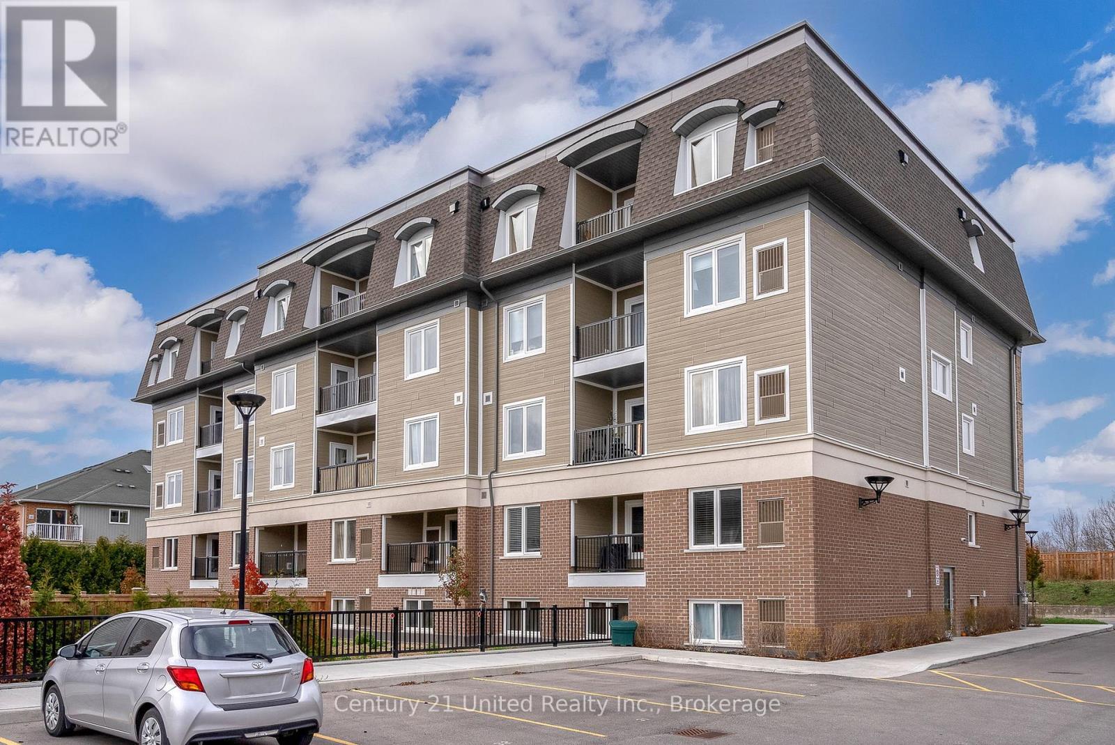 301 - 82 MUNROE STREET
