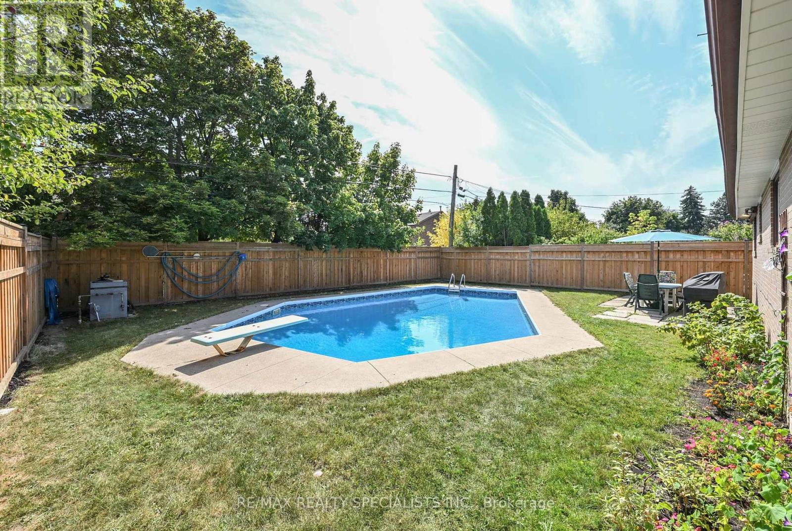 8 Beechwood Crescent, Brampton, Ontario  L6T 1Y1 - Photo 27 - W13230280