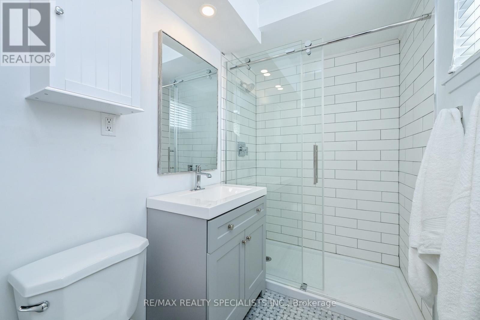 8 Beechwood Crescent, Brampton, Ontario  L6T 1Y1 - Photo 13 - W13230280