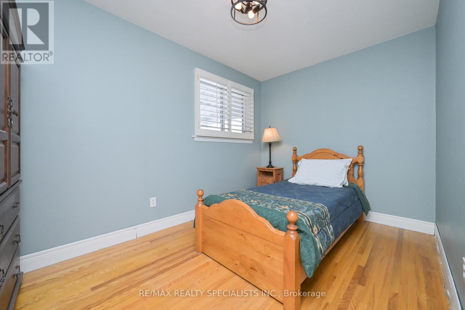 8 Beechwood Crescent, Brampton, Ontario  L6T 1Y1 - Photo 17 - W13230280
