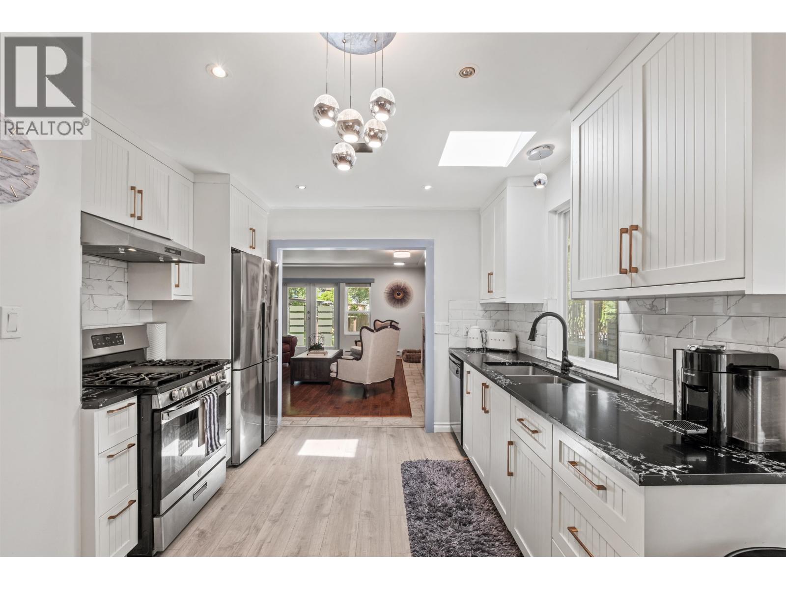 2808 Eastern Avenue, North Vancouver, British Columbia  V7N 1S7 - Photo 4 - R3131051