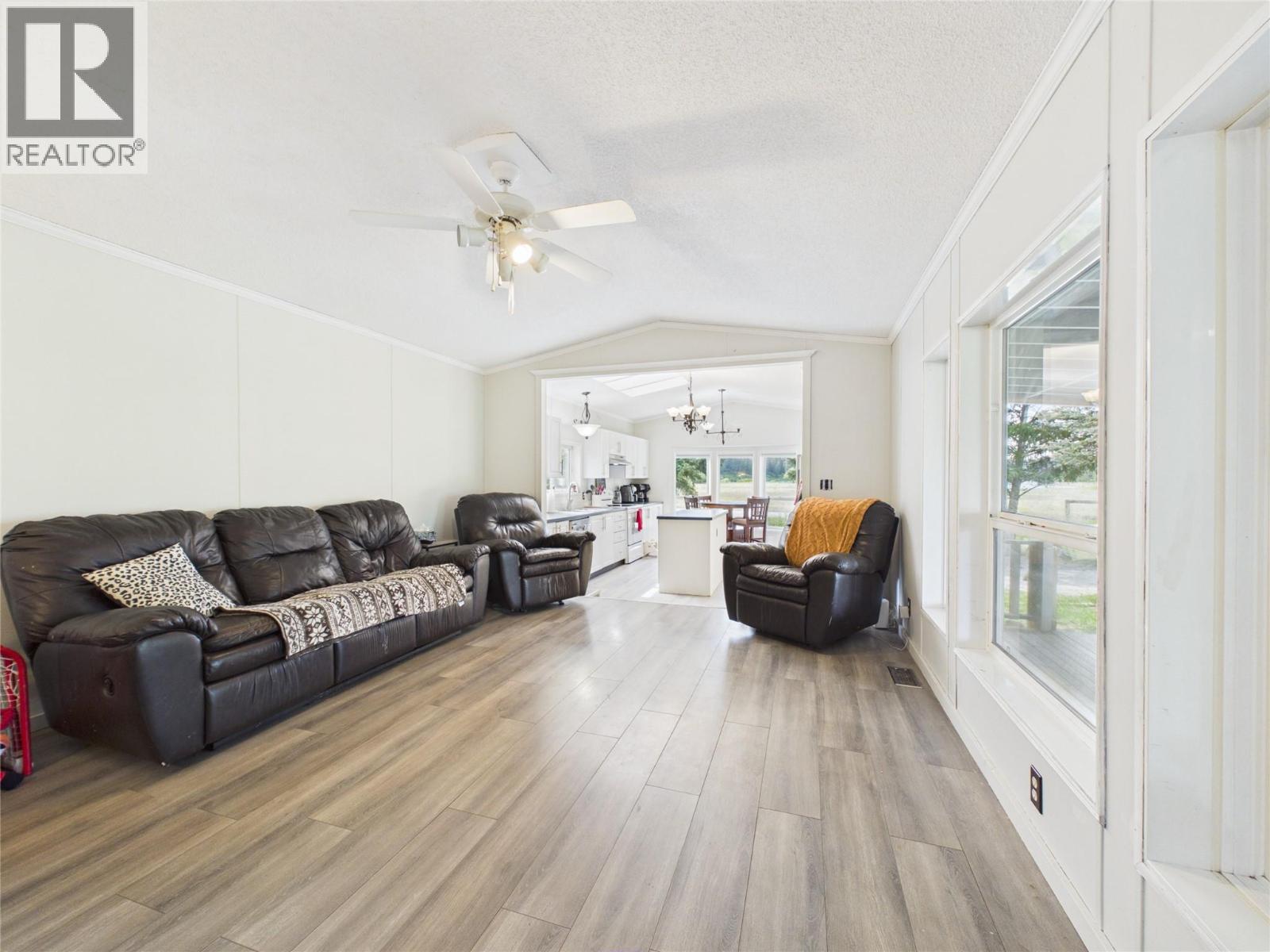 7051 Lazy Lake Road, Wasa, British Columbia V0B 2K0 - Photo 10 - 10389335
