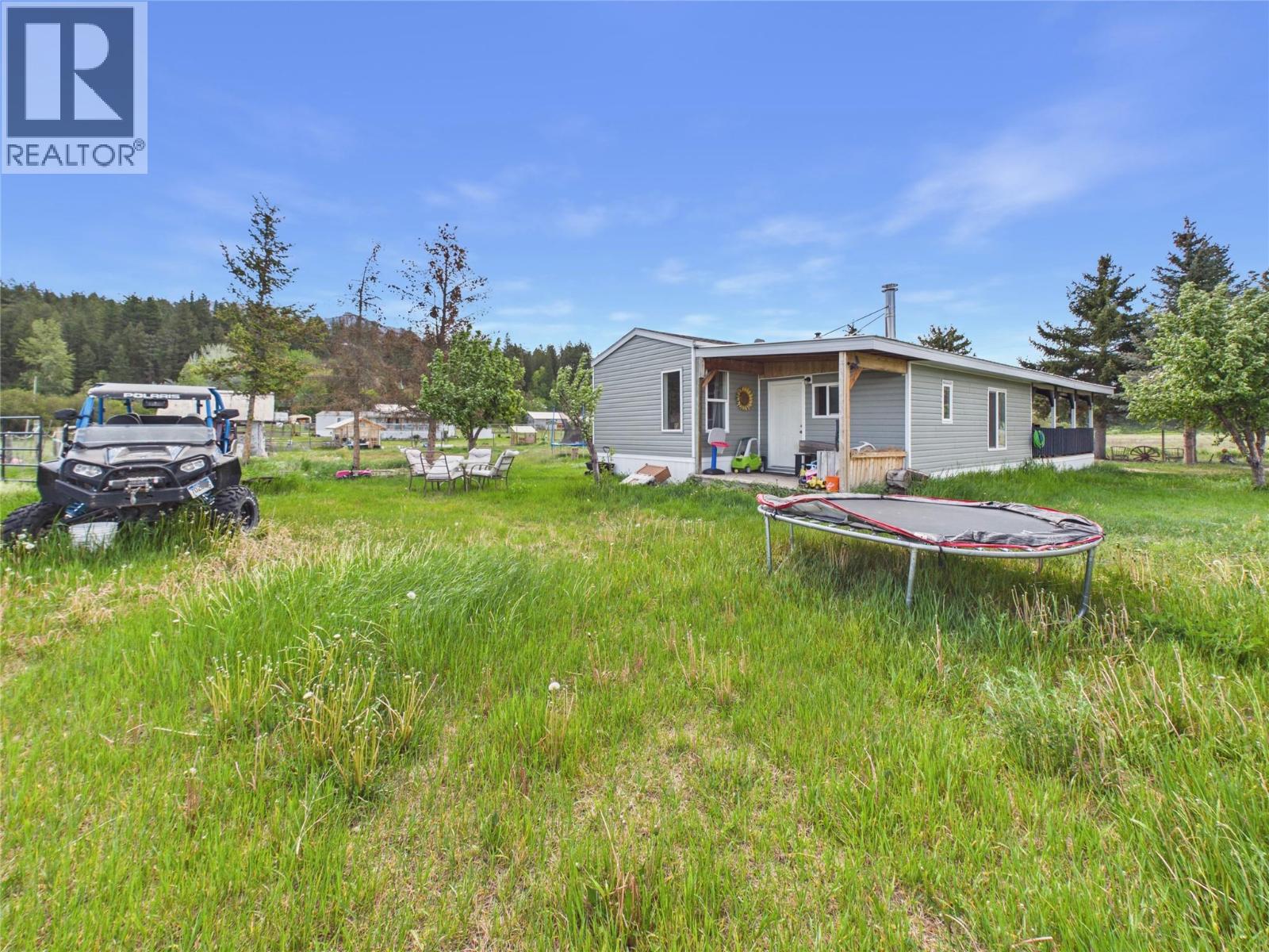 7051 Lazy Lake Road, Wasa, British Columbia V0B 2K0 - Photo 21 - 10389335