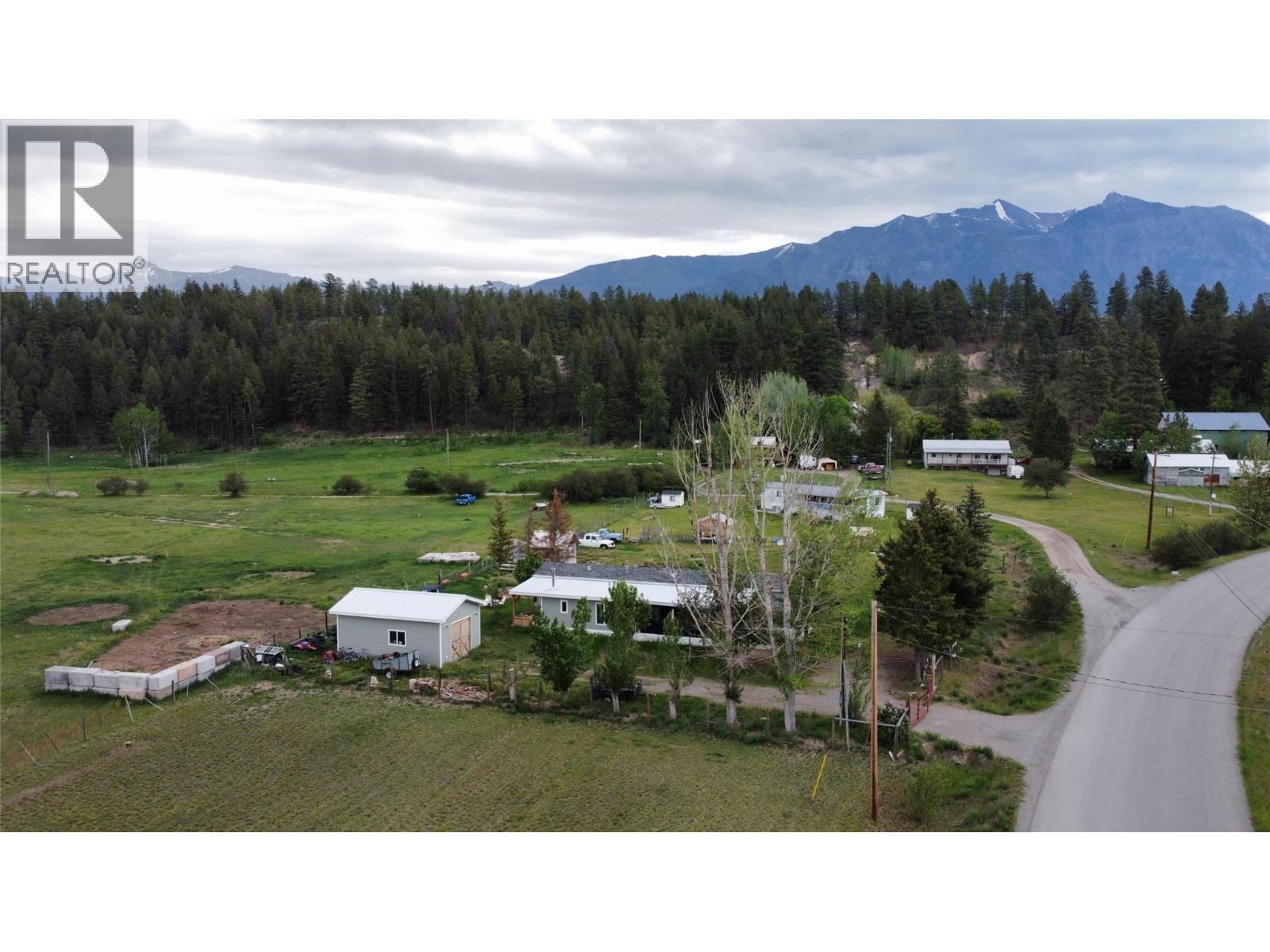 7051 Lazy Lake Road, Wasa, British Columbia V0B 2K0 - Photo 29 - 10389335