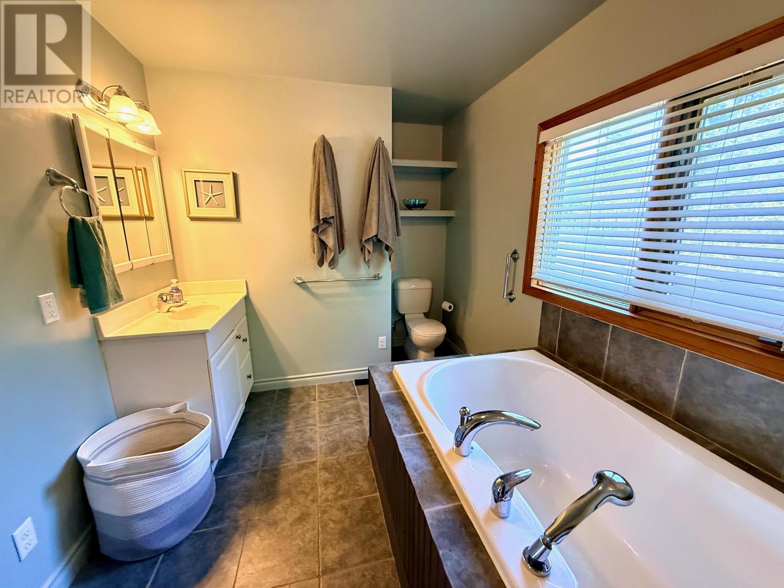 81b Peterson Drive, Kenora, Ontario  P0X 1H0 - Photo 21 - TB2601287