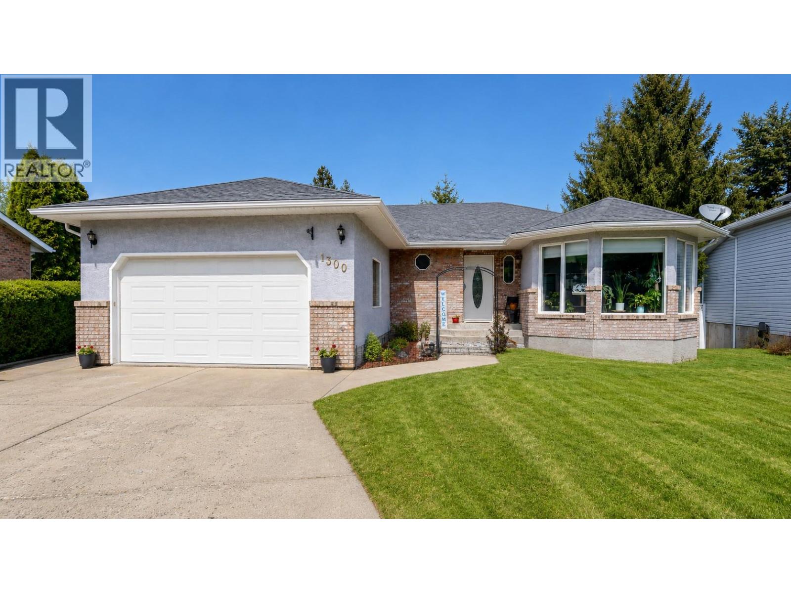 1300 18th Street S, Cranbrook, British Columbia V1C 5Y1 - Photo 1 - 10389844