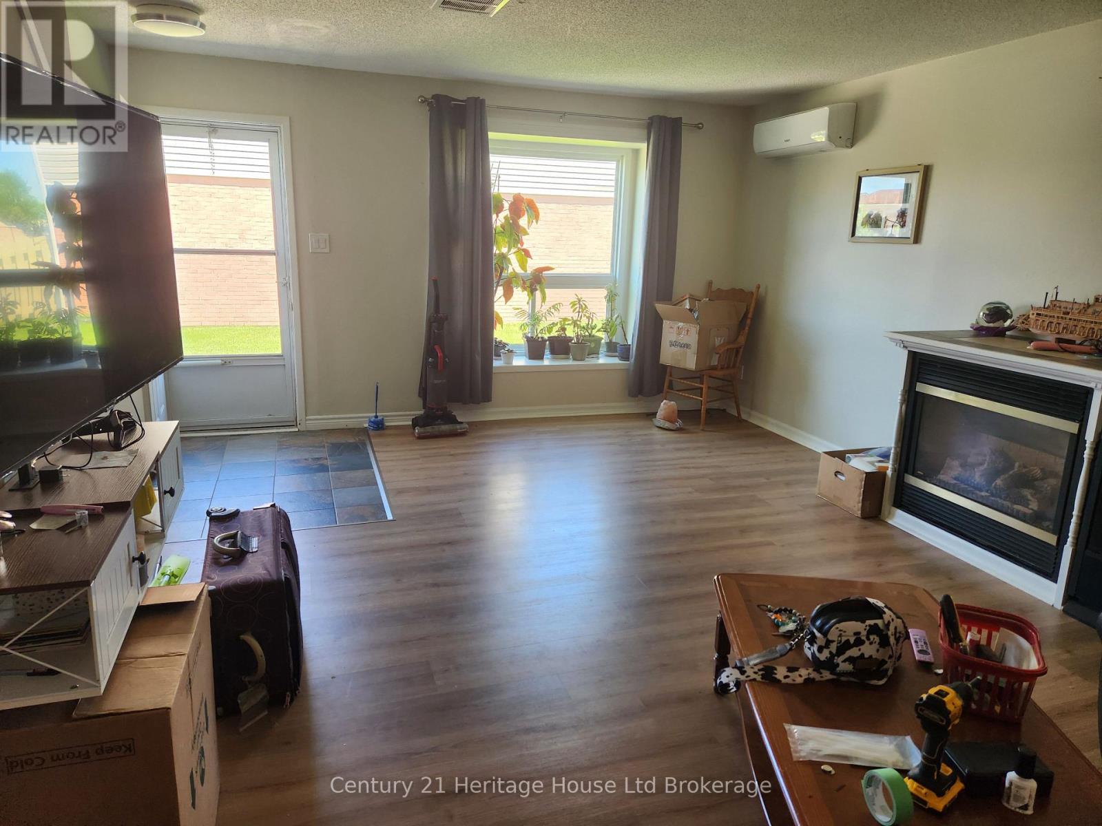 6 - 380 Springbank Avenue N, Woodstock, Ontario  N4T 1L8 - Photo 2 - X13230692