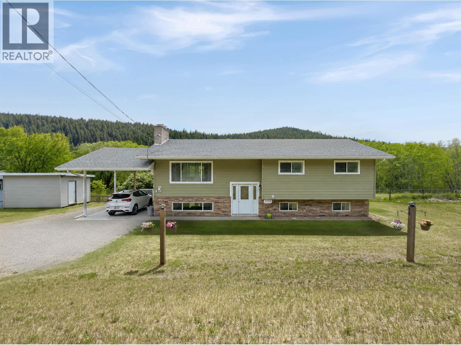2055 Commodore Crescent, Williams Lake, British Columbia V2G 2P2 - Photo 1 - R3131166