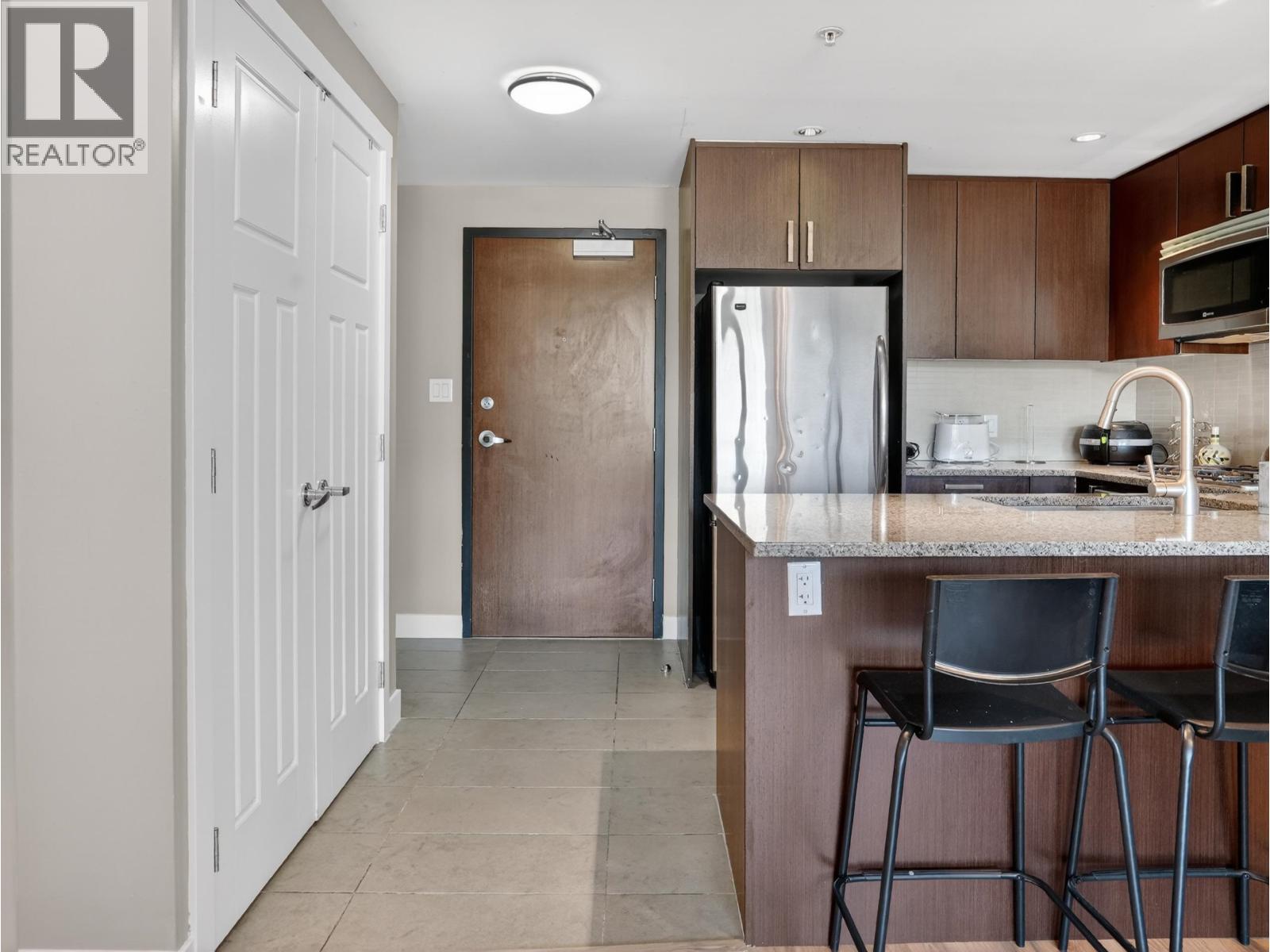2102 2978 Glen Drive, Coquitlam, British Columbia  V3B 0C3 - Photo 17 - R3130966