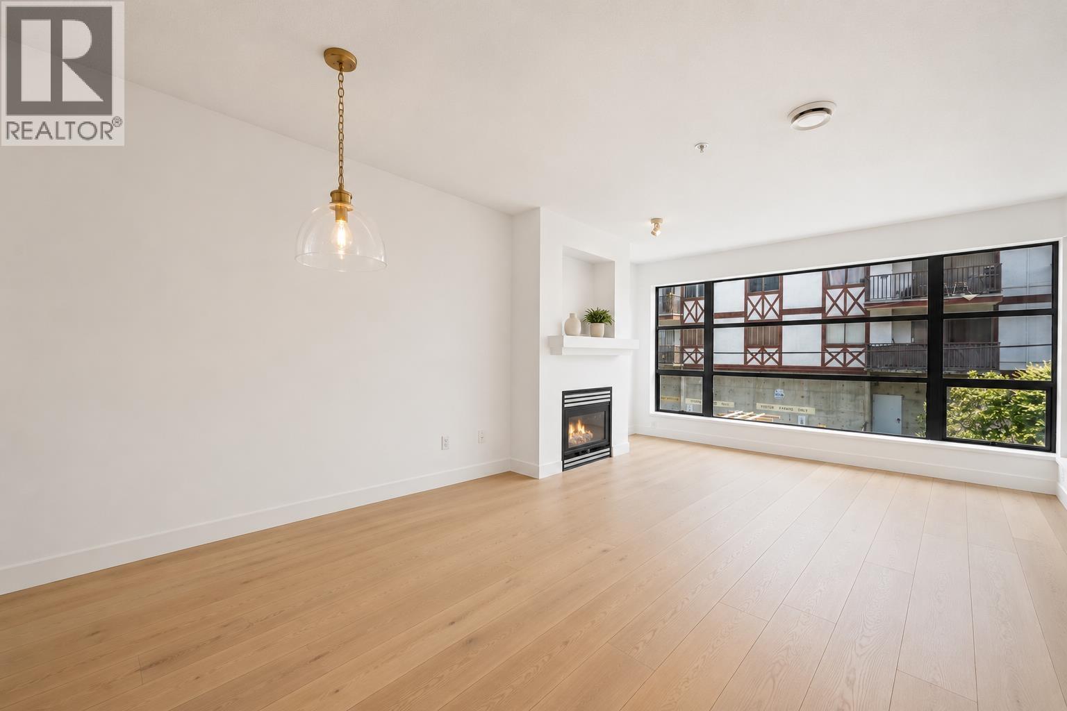 306 124 W 3rd Street, North Vancouver, British Columbia V7M 1E8 - Photo 2 - R3130641