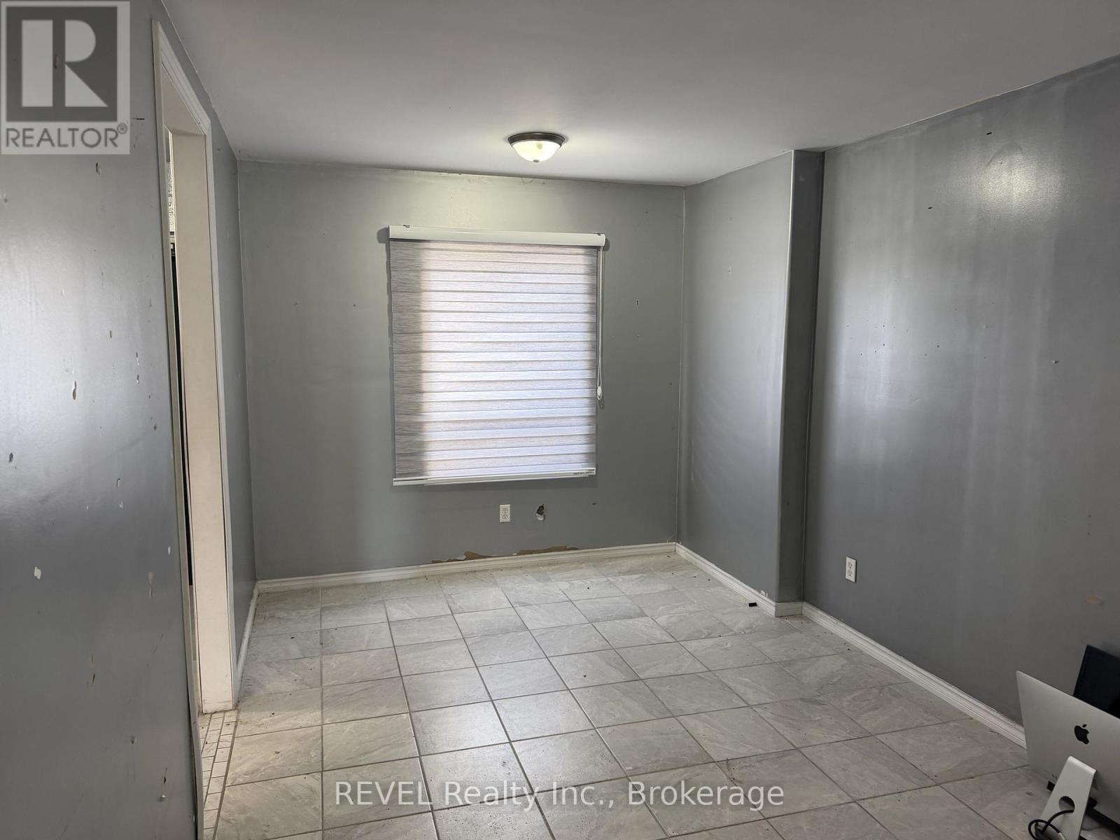 3 - 106 Ormond Street S, Thorold, Ontario  L2V 1Y3 - Photo 5 - X13225094