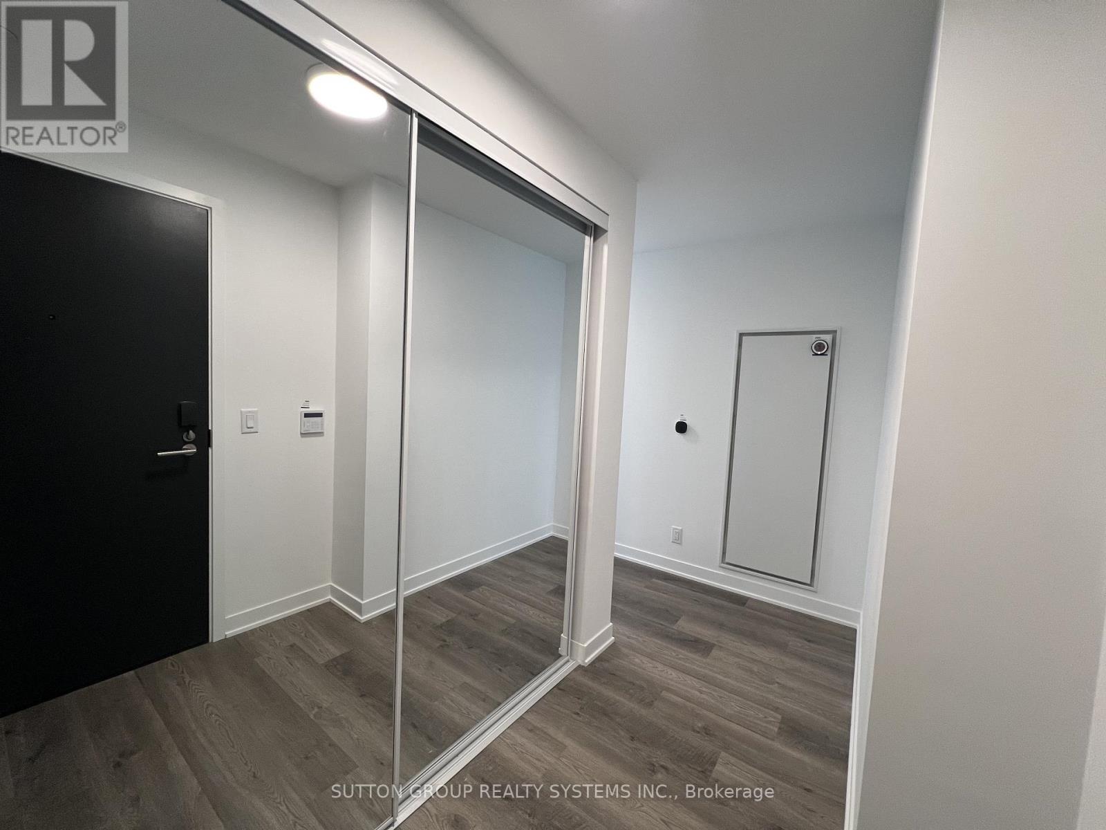 2210 - 180 Front Street E, Toronto, Ontario  M5A 0A9 - Photo 2 - C13230610