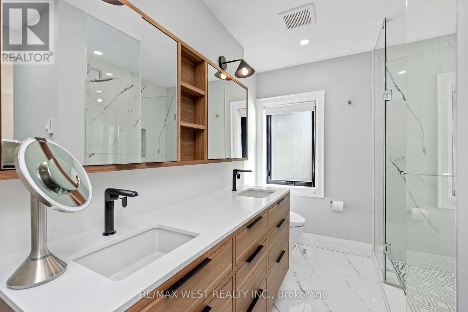 79 Elmsthorpe Avenue, Toronto, Ontario  M5P 2L8 - Photo 11 - C13230668