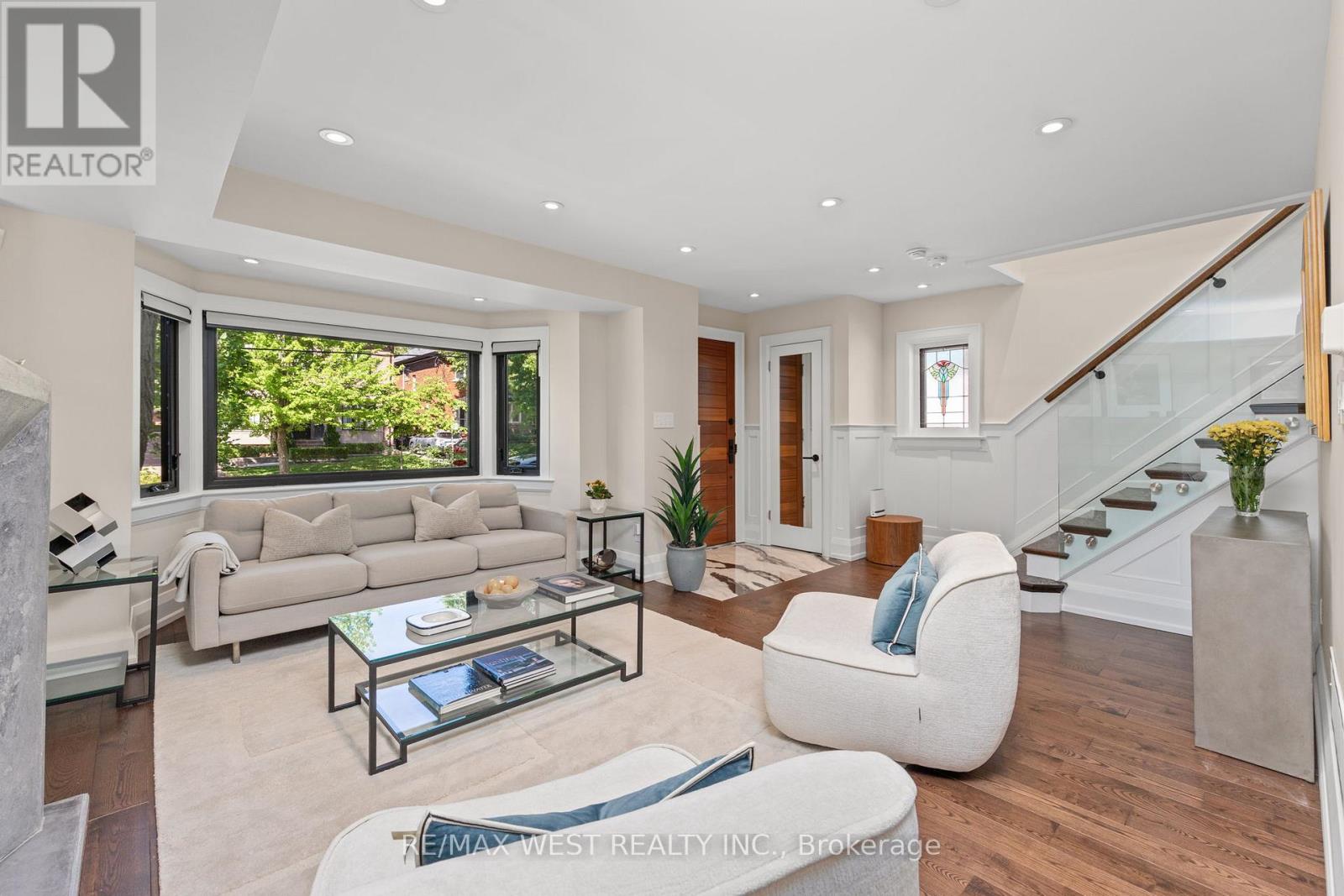 79 Elmsthorpe Avenue, Toronto, Ontario  M5P 2L8 - Photo 4 - C13230668