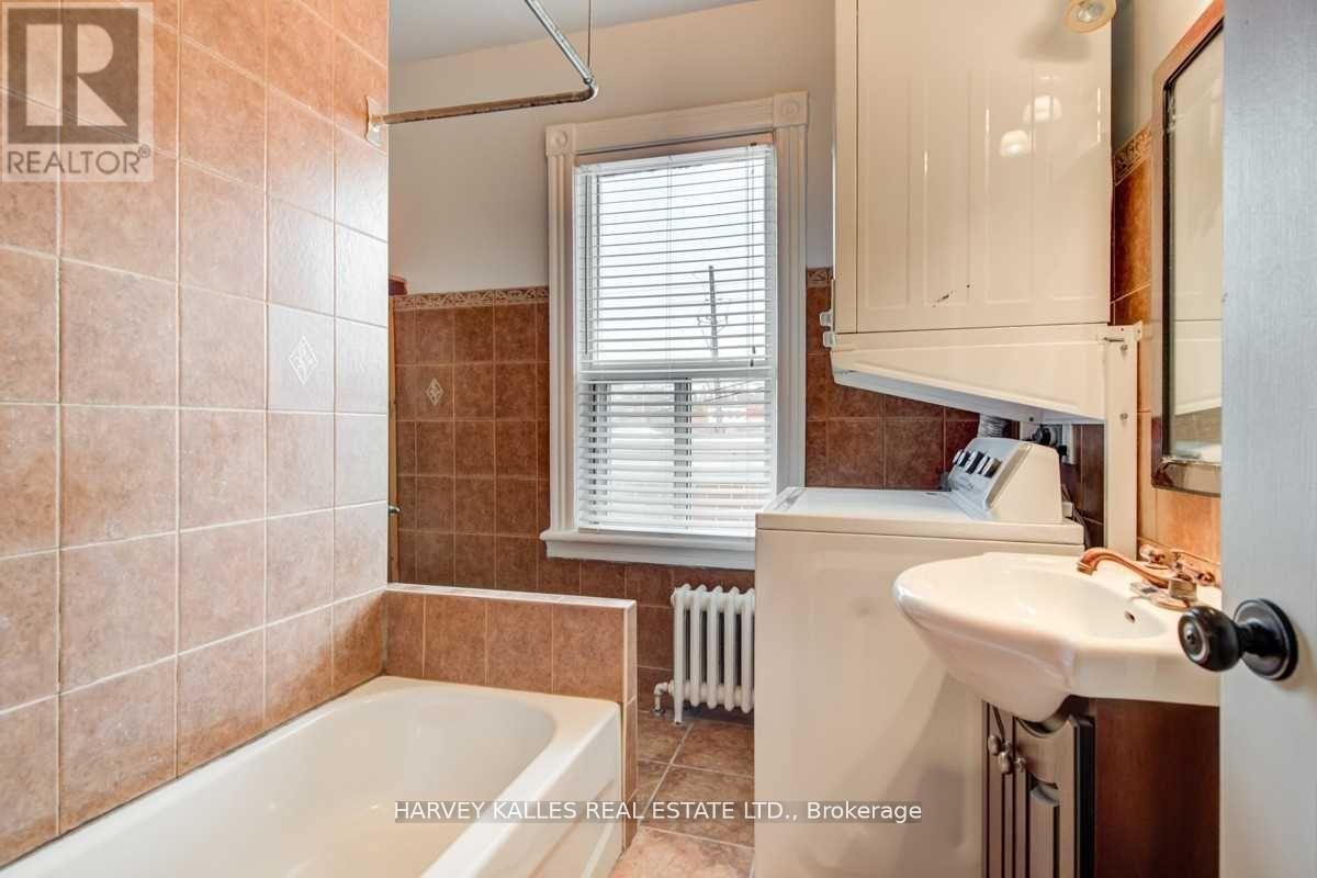 2 - 1098 Bathurst Street, Toronto, Ontario  M5R 3G9 - Photo 14 - C13230768