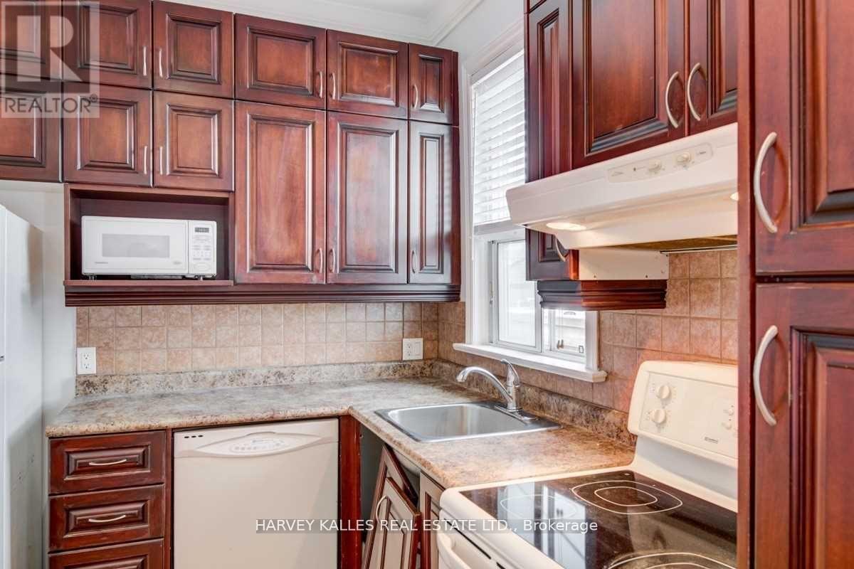 2 - 1098 Bathurst Street, Toronto, Ontario  M5R 3G9 - Photo 7 - C13230768
