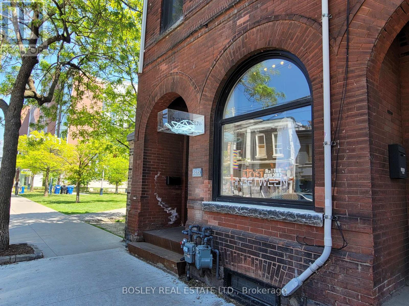 Main - 1075 Queen Street W, Toronto, Ontario  M6J 1H3 - Photo 3 - C13230800