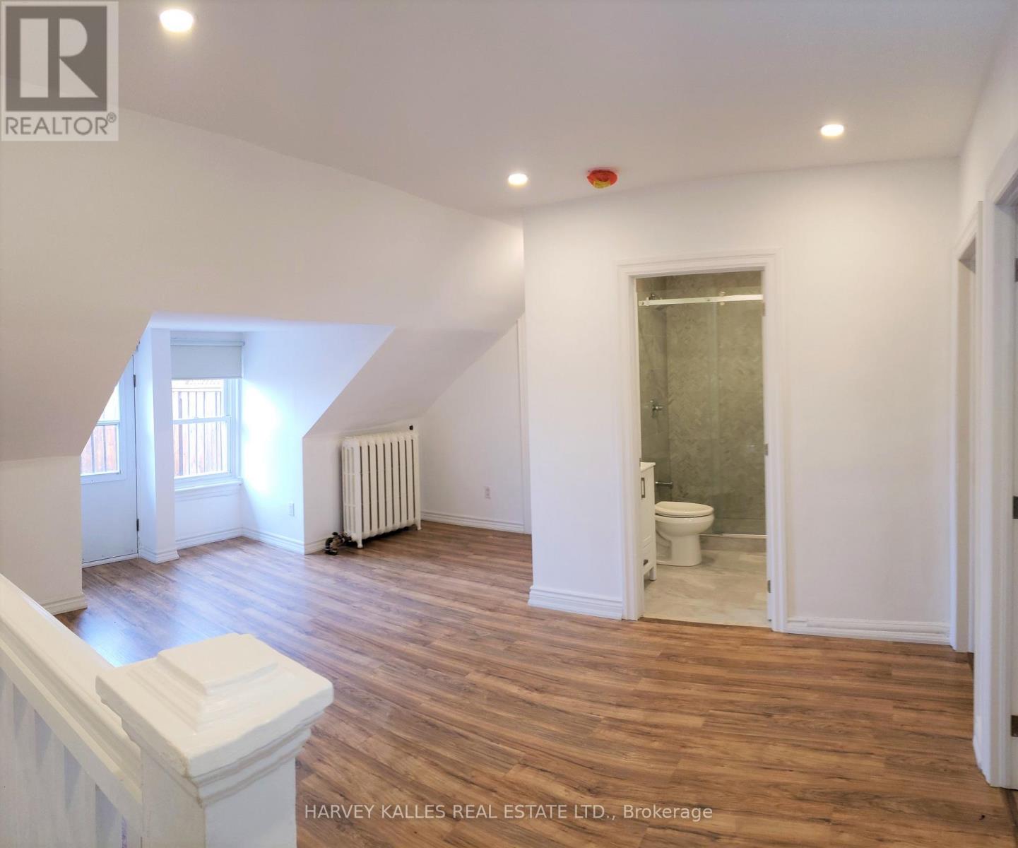 2nd & 3rd Floor - 541 Palmerston Boulevard, Toronto, Ontario  M6G 2P4 - Photo 6 - C13230832