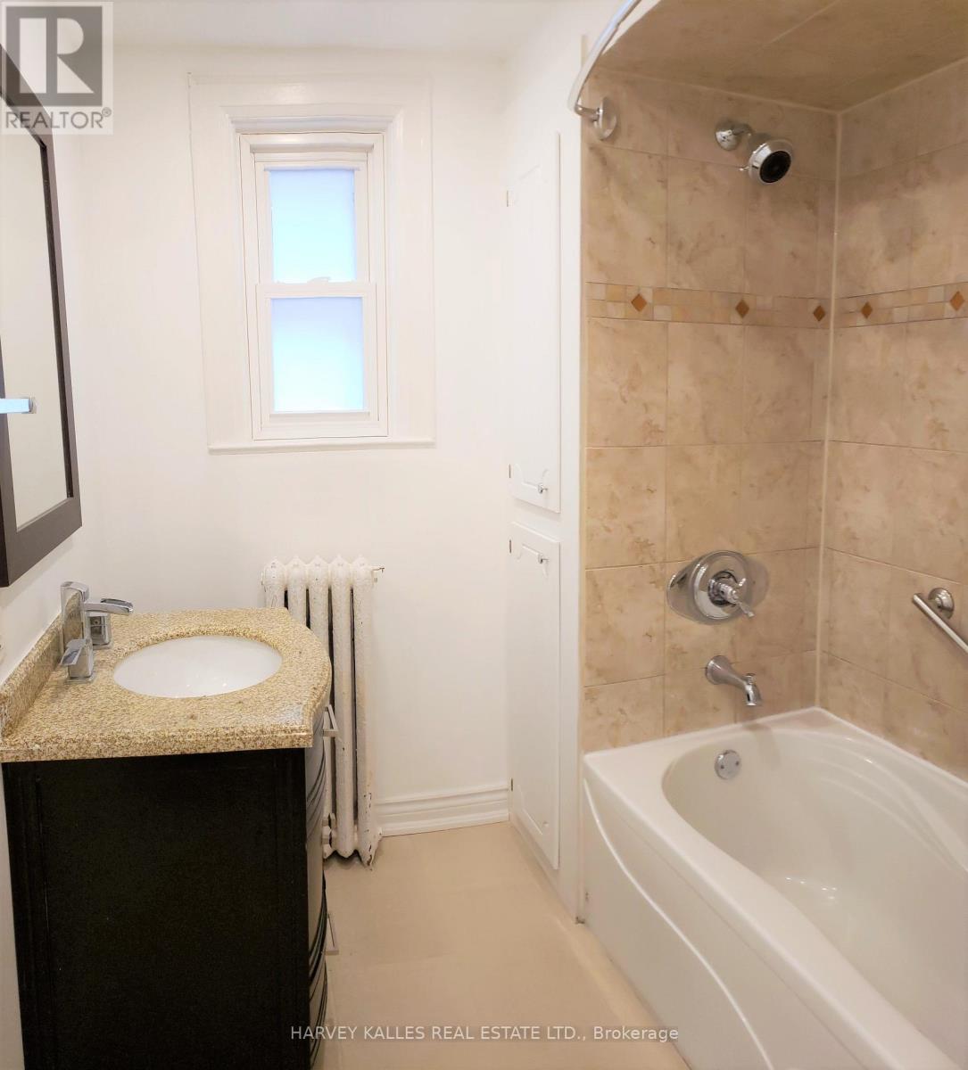 2nd & 3rd Floor - 541 Palmerston Boulevard, Toronto, Ontario  M6G 2P4 - Photo 9 - C13230832