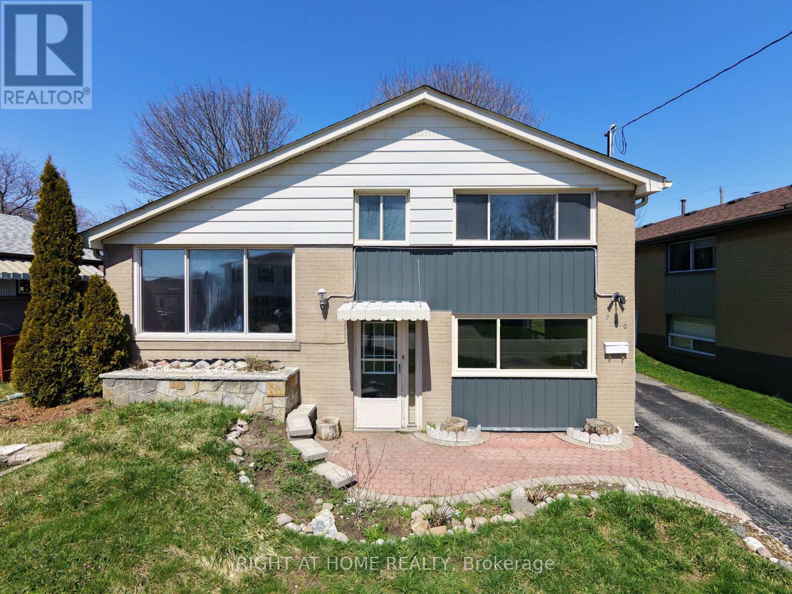 740 STONE STREET, Oshawa, Ontario