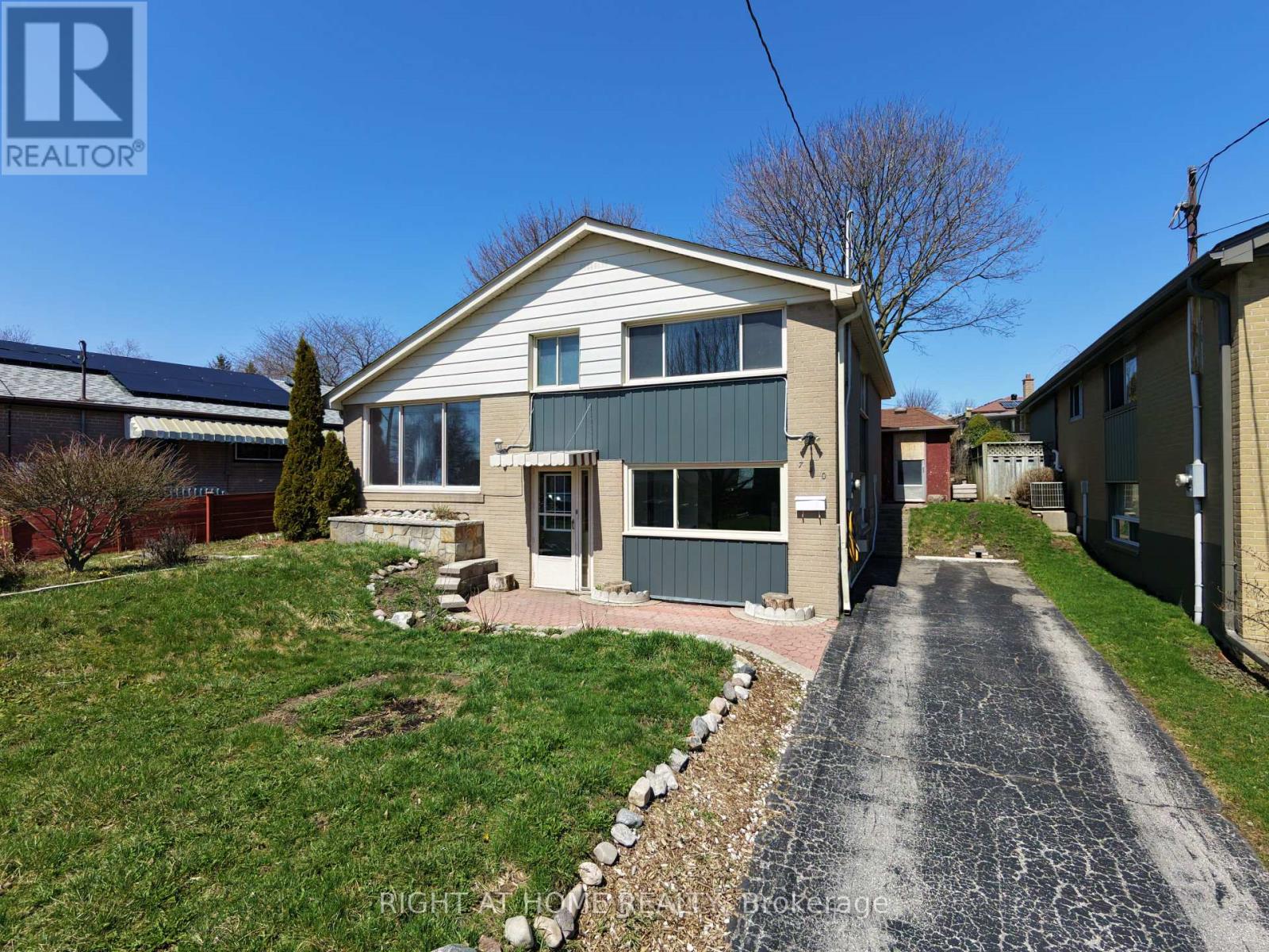 740 Stone Street, Oshawa, Ontario  L1J 1A6 - Photo 2 - E13230724