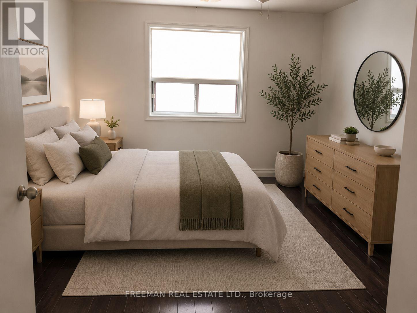 2 - 1022 Gerrard Street E, Toronto, Ontario  M4M 1Z5 - Photo 10 - E13230754