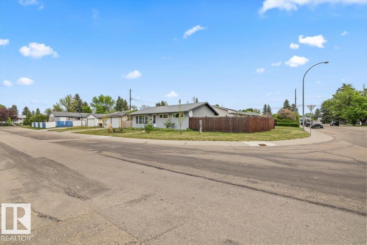 8205 162 St Nw, Edmonton, Alberta  T5R 2L9 - Photo 32 - E4491320