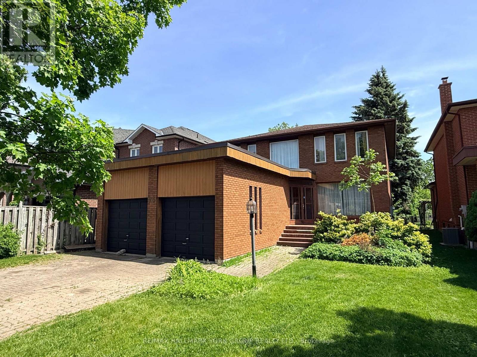 75 Spruce Avenue, Richmond Hill, Ontario  L4C 6V9 - Photo 3 - N13230830
