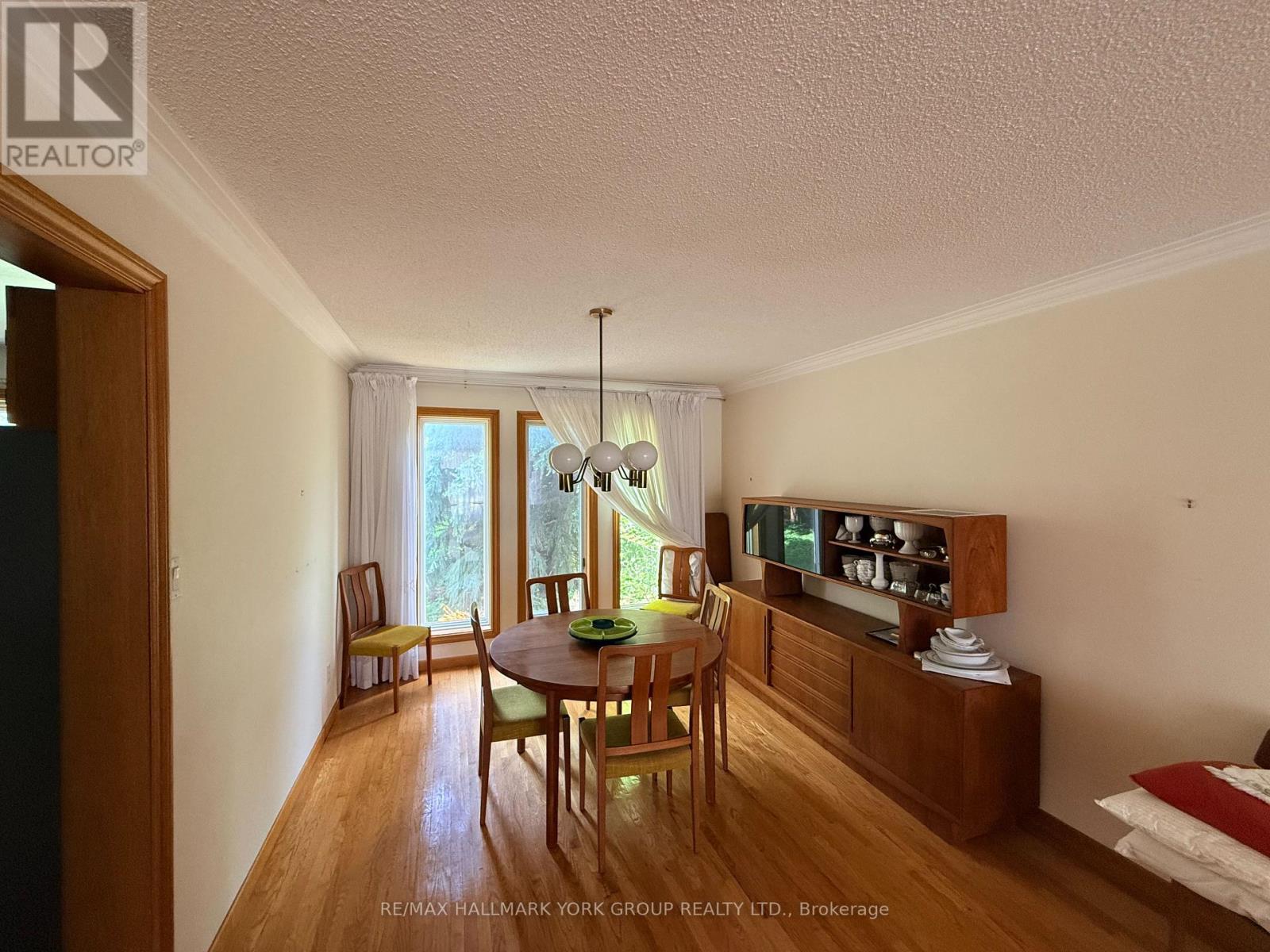 75 Spruce Avenue, Richmond Hill, Ontario  L4C 6V9 - Photo 4 - N13230830
