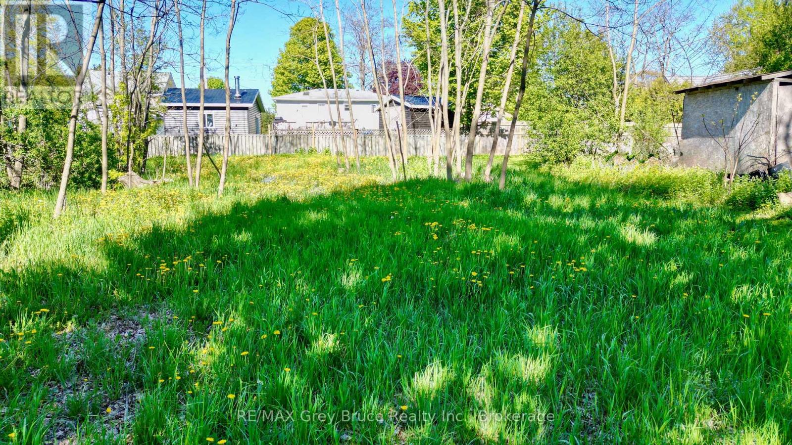 15 Tackabury Street, Northern Bruce Peninsula, Ontario  N0H 1W0 - Photo 3 - X12727708