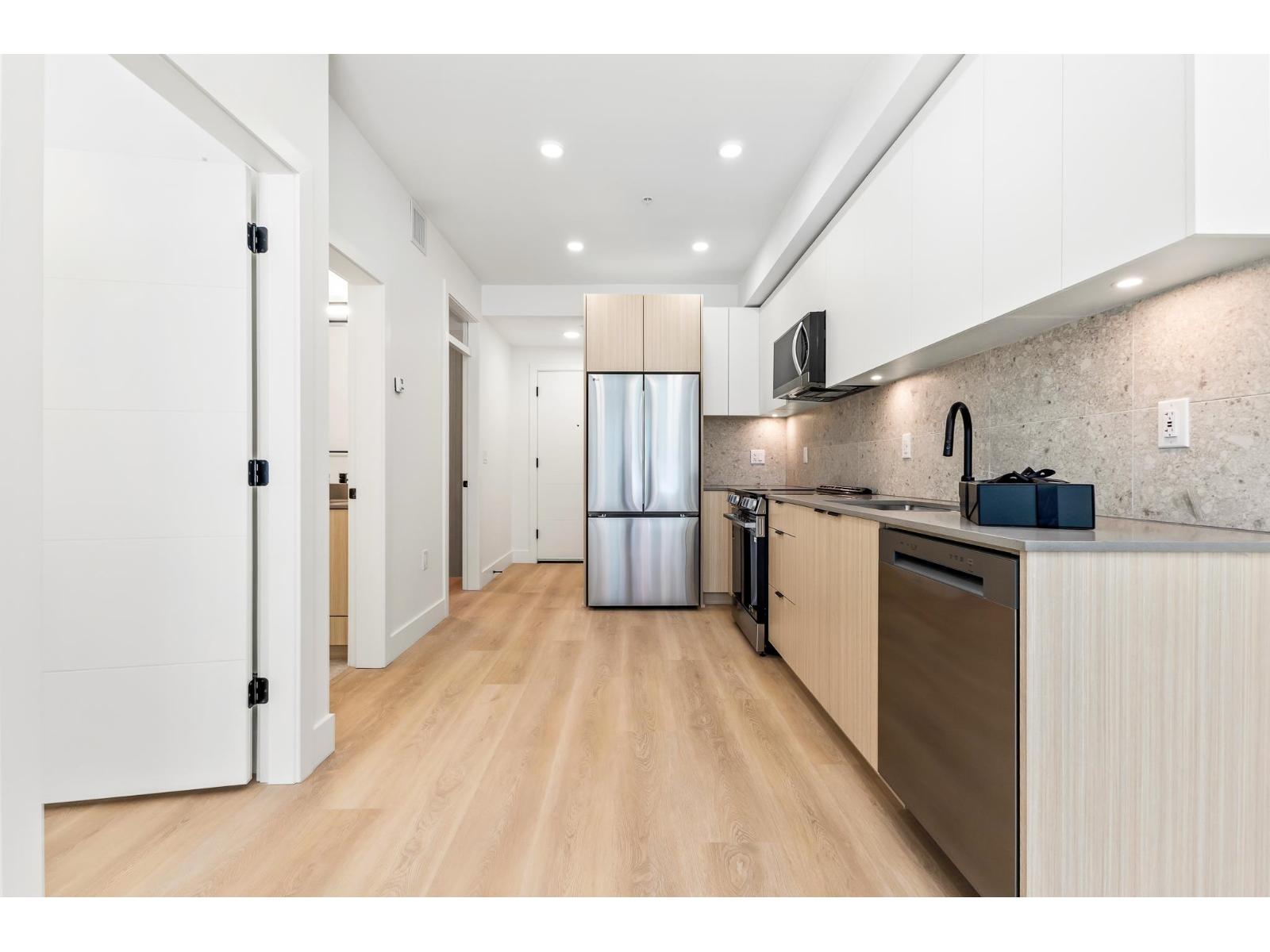 211 13455 94a Avenue, Surrey, British Columbia  V3M 1M9 - Photo 10 - R3131283