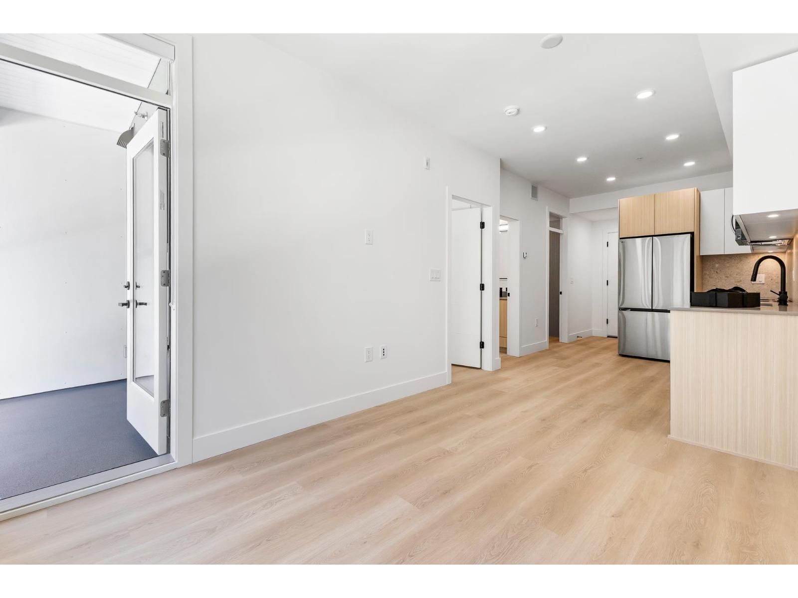 211 13455 94a Avenue, Surrey, British Columbia  V3M 1M9 - Photo 12 - R3131283