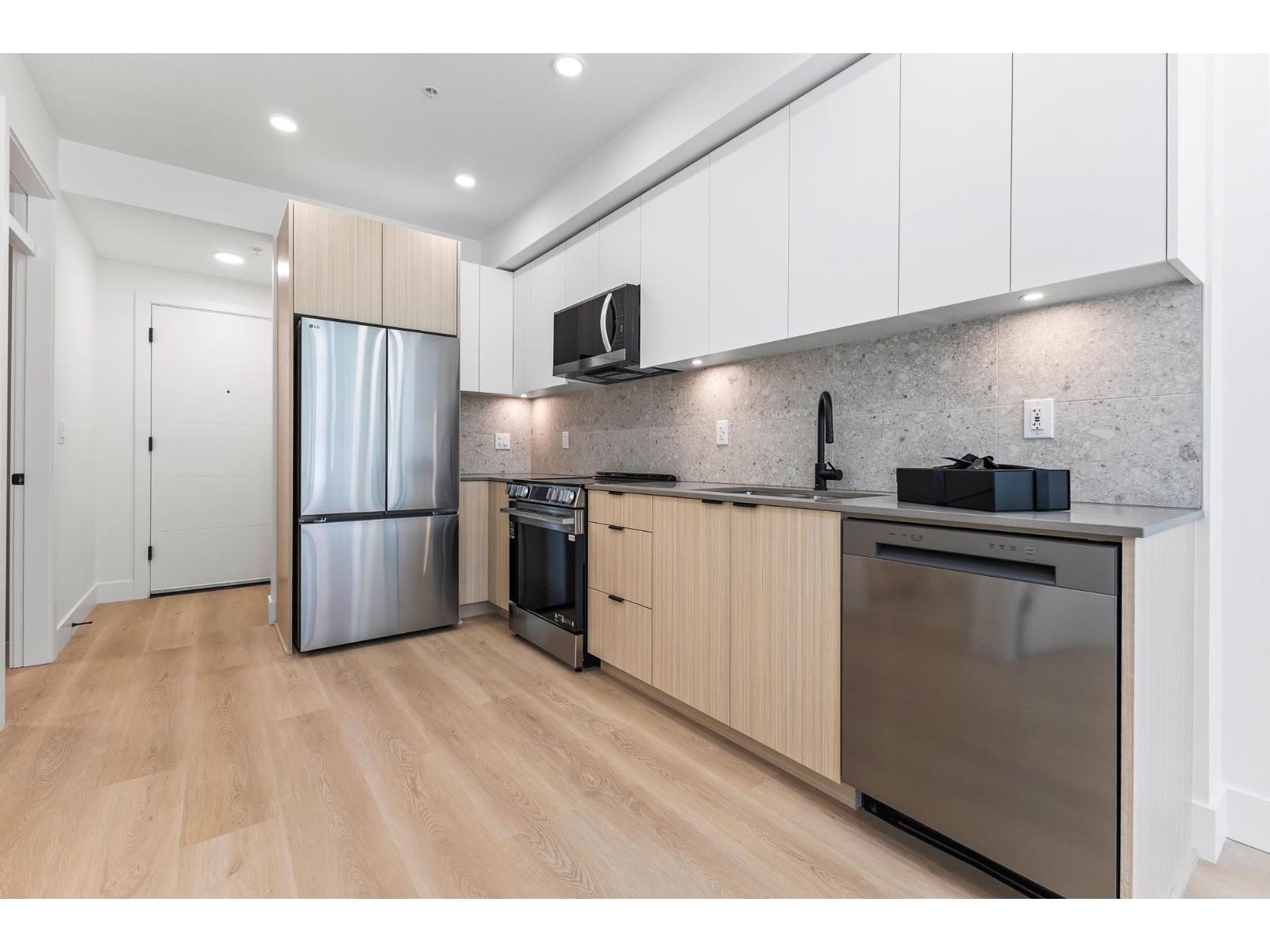 211 13455 94a Avenue, Surrey, British Columbia  V3M 1M9 - Photo 9 - R3131283