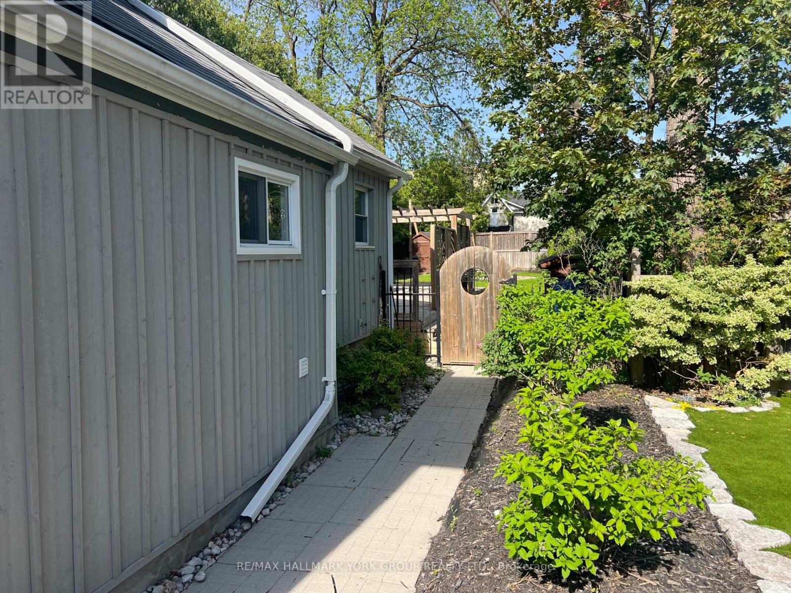 119 Temperance Street, Aurora, Ontario  L4G 2R2 - Photo 2 - N12906628