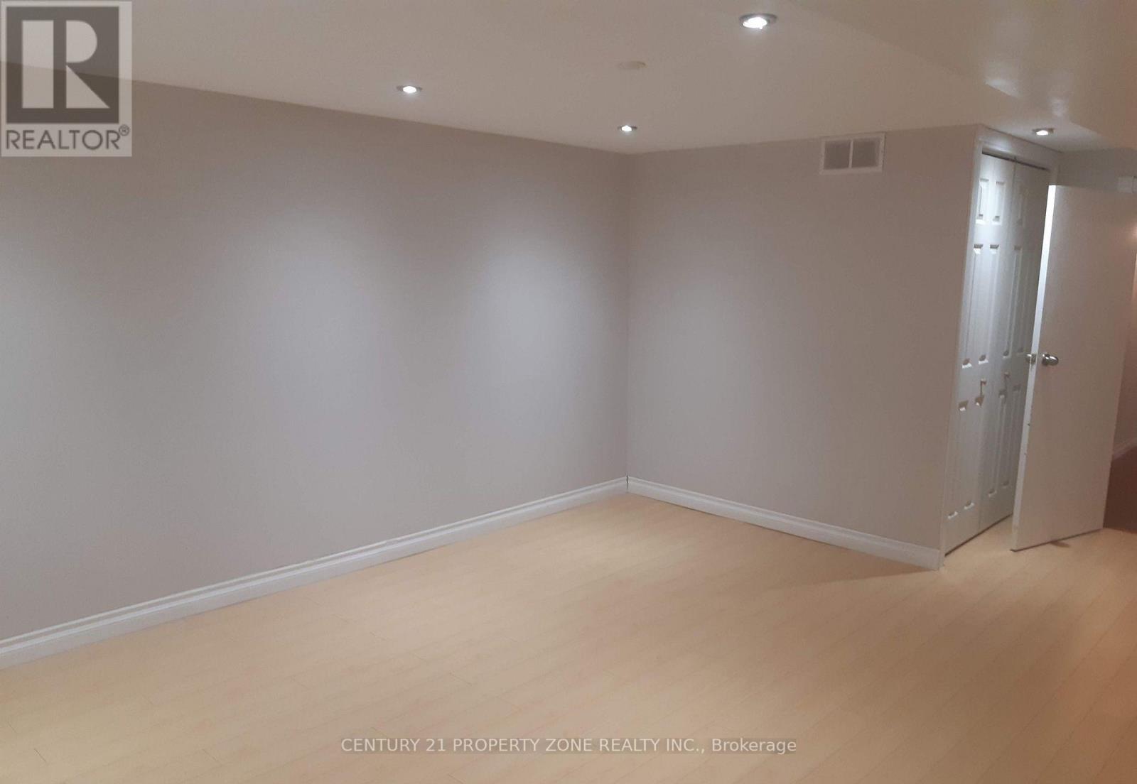 Upper - 164 Earnscliffe Circle, Brampton, Ontario  L6T 2B7 - Photo 4 - W13230682