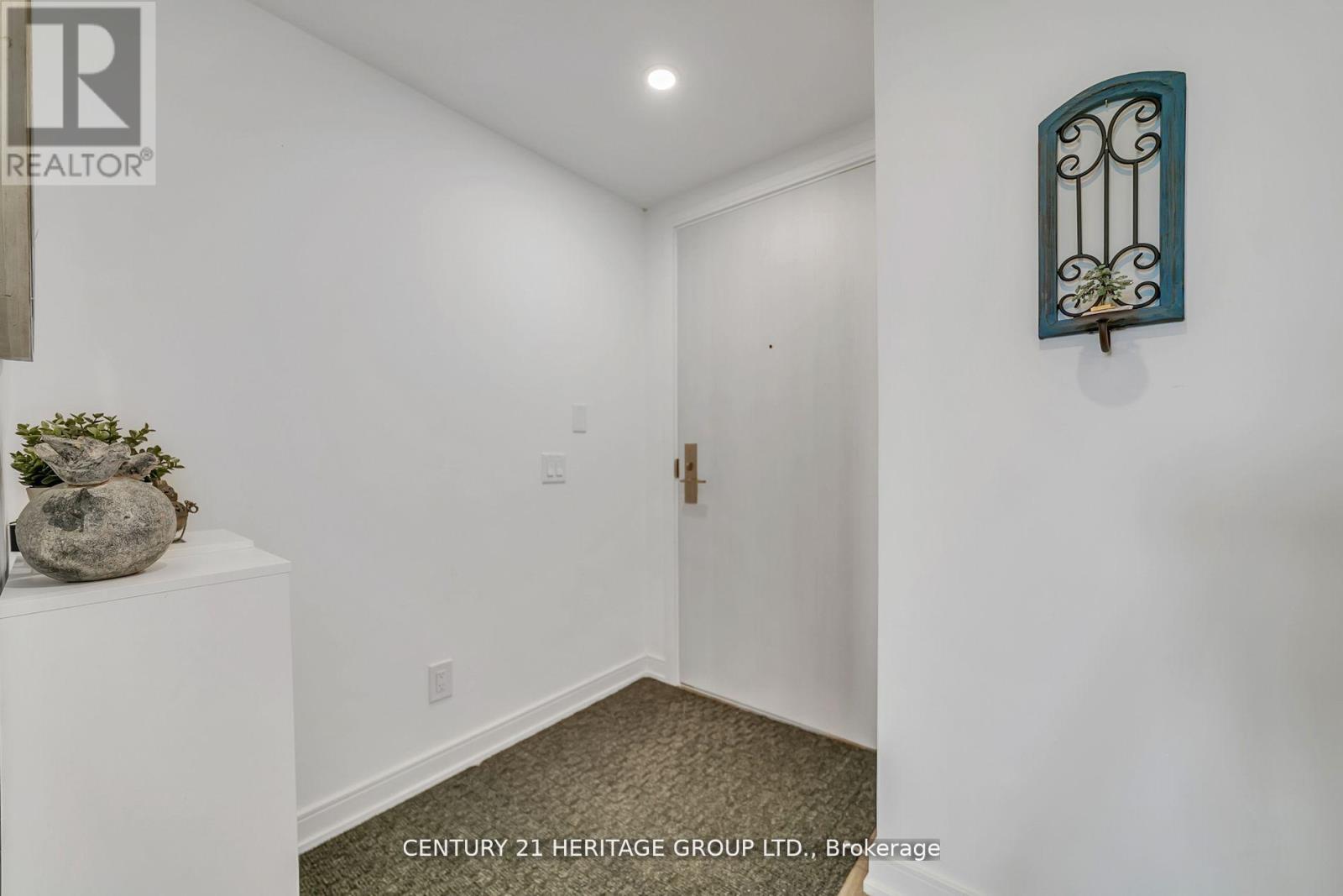 1701 - 30 Samuel Wood Way, Toronto, Ontario  M9B 0C9 - Photo 3 - W13230722