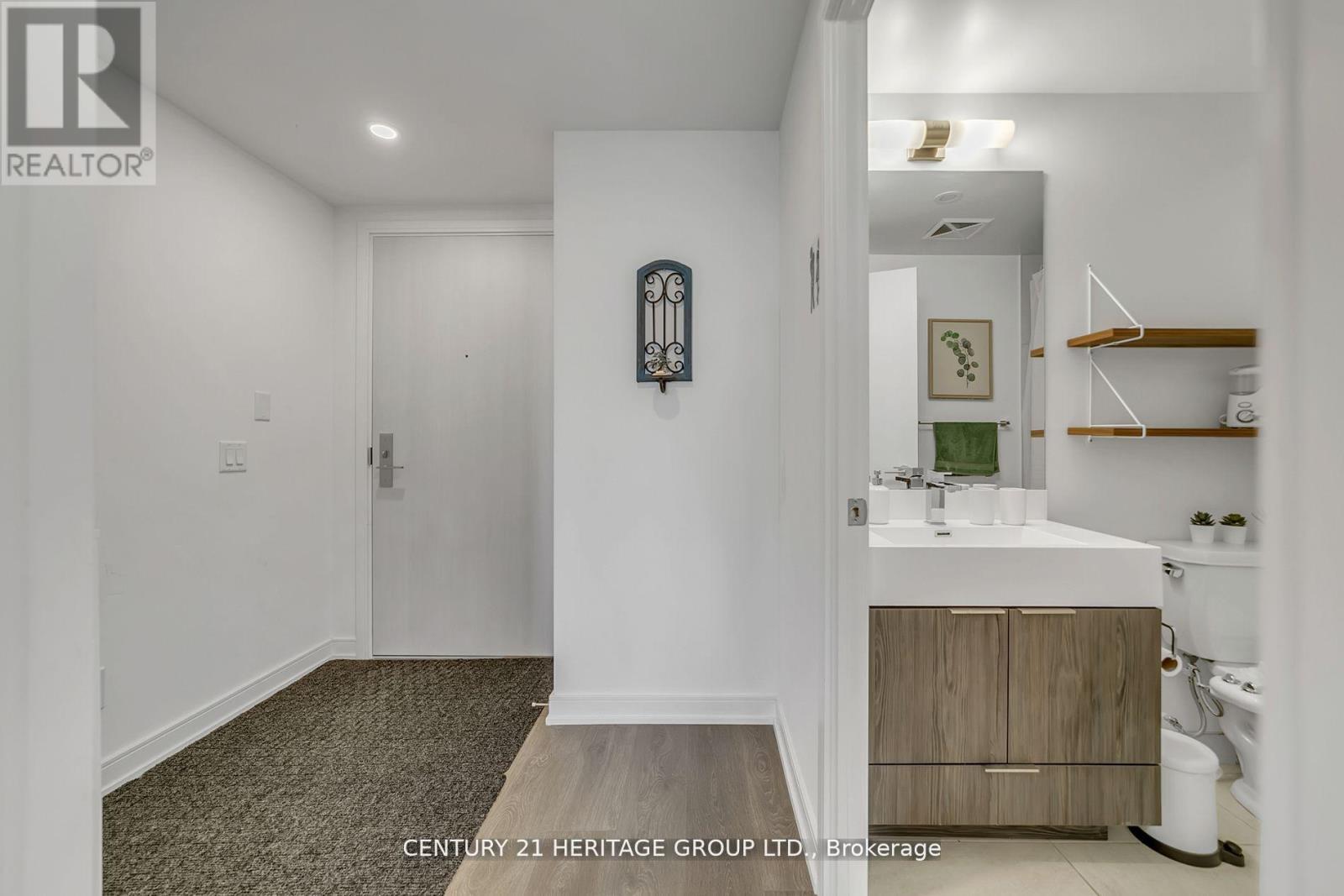 1701 - 30 Samuel Wood Way, Toronto, Ontario  M9B 0C9 - Photo 4 - W13230722