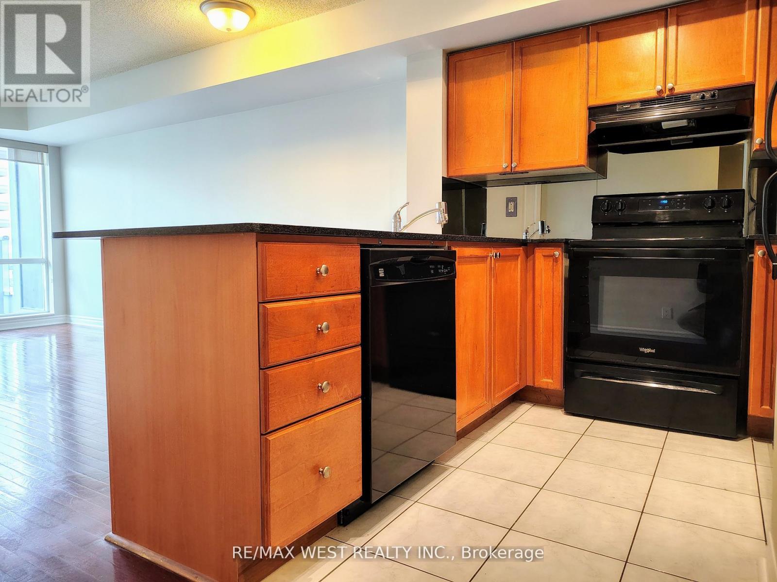 1301 - 1 Elm Drive, Mississauga, Ontario  L5B 4M1 - Photo 11 - W13230772