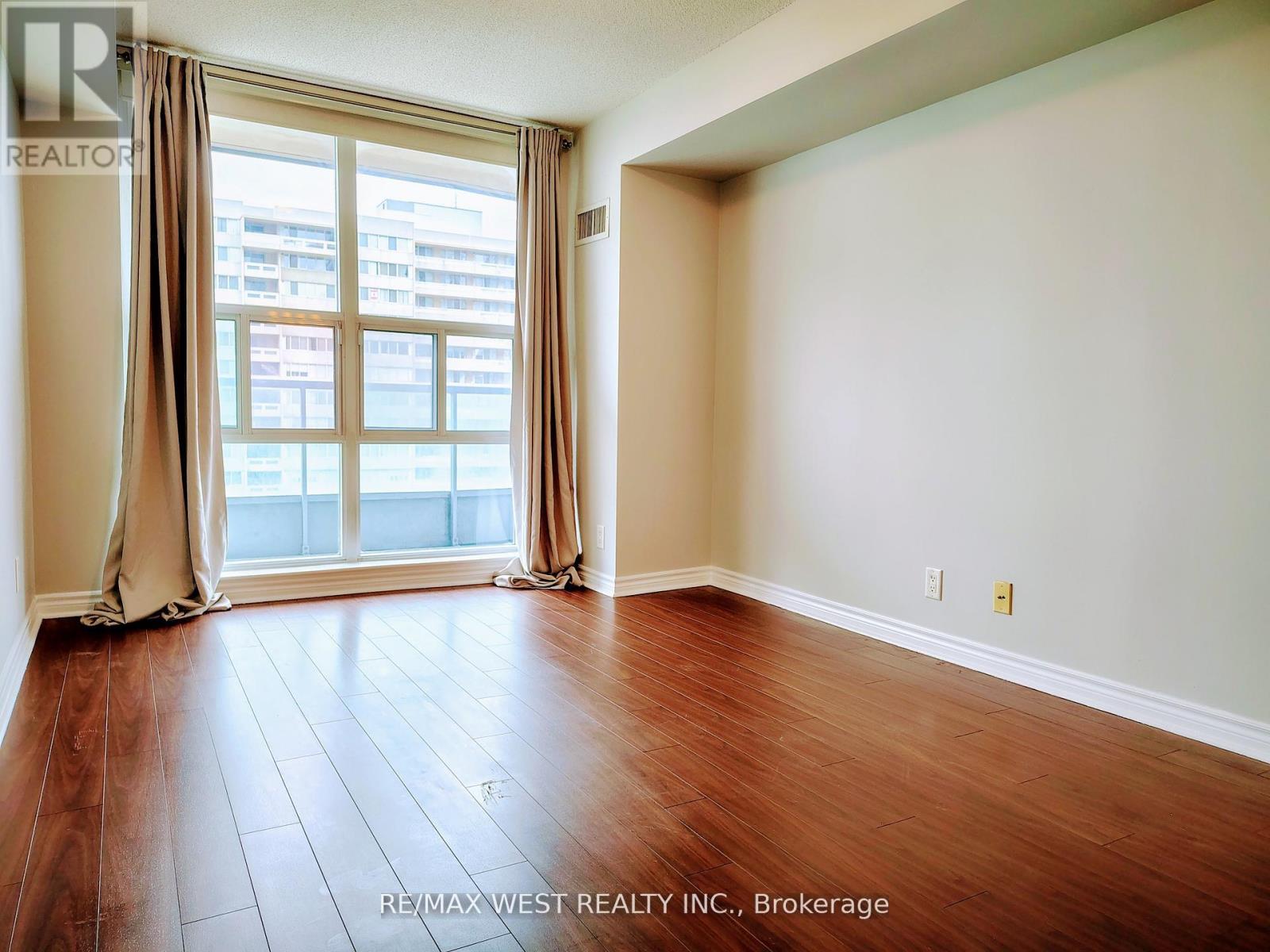 1301 - 1 Elm Drive, Mississauga, Ontario  L5B 4M1 - Photo 6 - W13230772