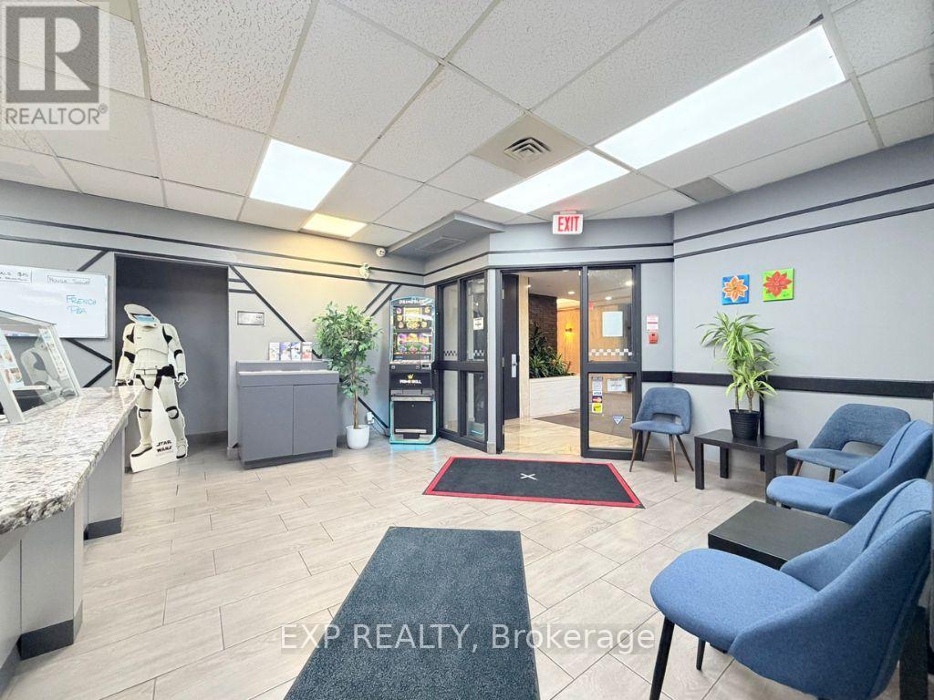 #100 - 700 Dorval Drive, Oakville, Ontario  L6K 3V3 - Photo 18 - W13230804