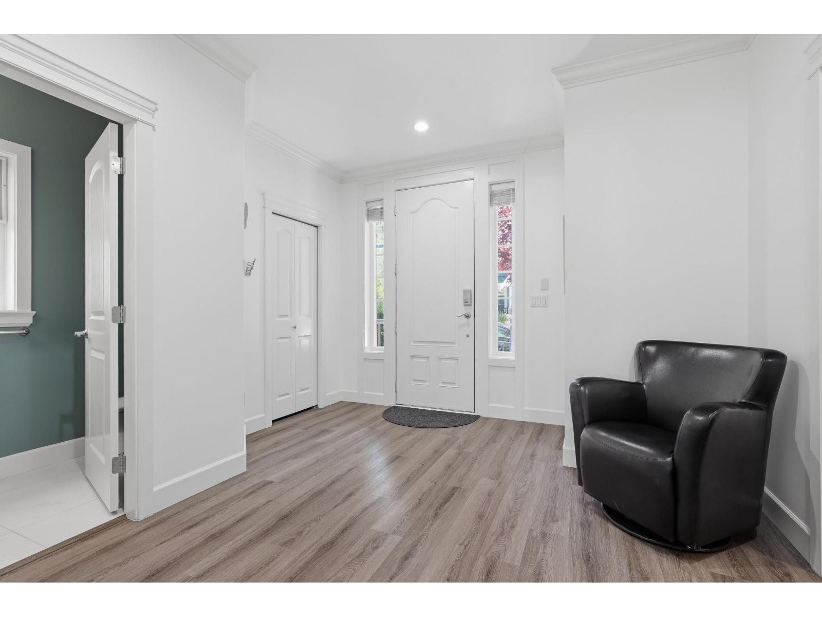 7842 211a Street, Langley, British Columbia  V2Y 0H4 - Photo 3 - R3130074
