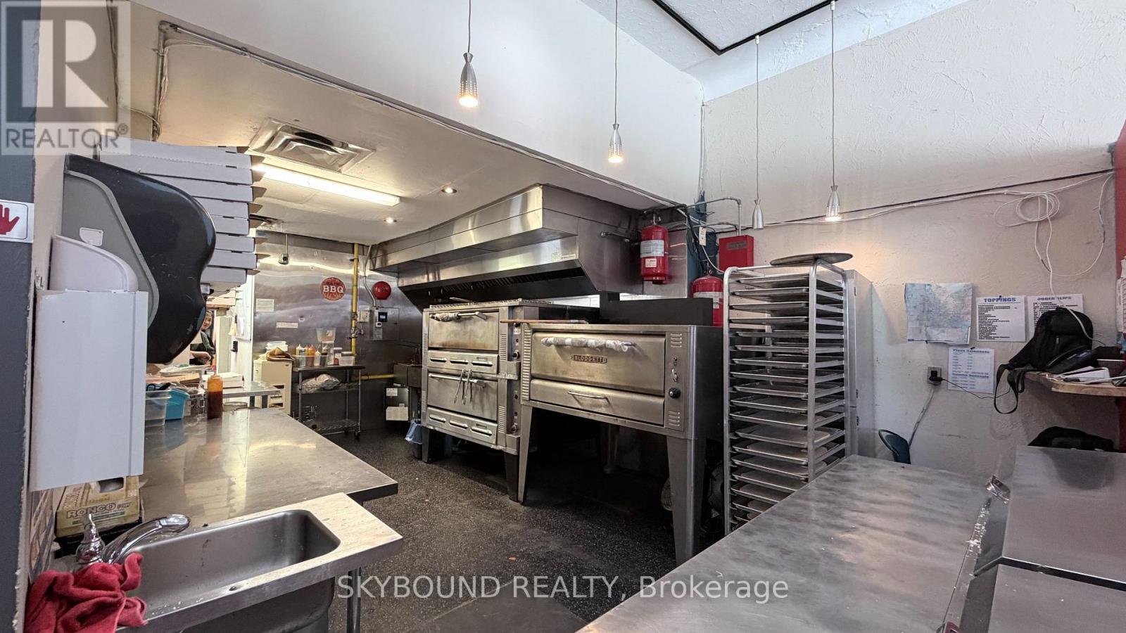 4572 Queen Street, Niagara Falls, Ontario  L2E 2L6 - Photo 12 - X13230674
