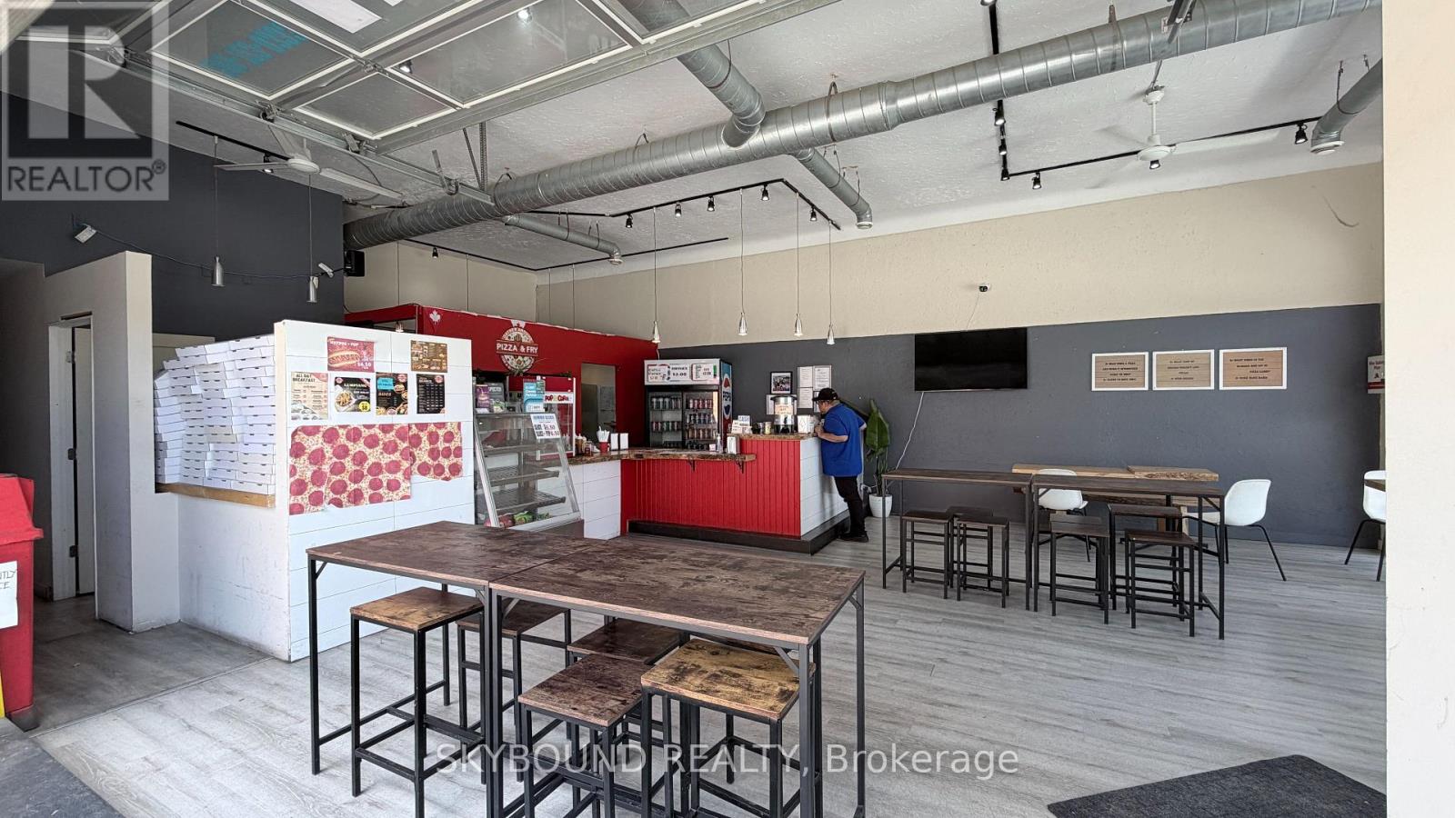 4572 Queen Street, Niagara Falls, Ontario  L2E 2L6 - Photo 7 - X13230674
